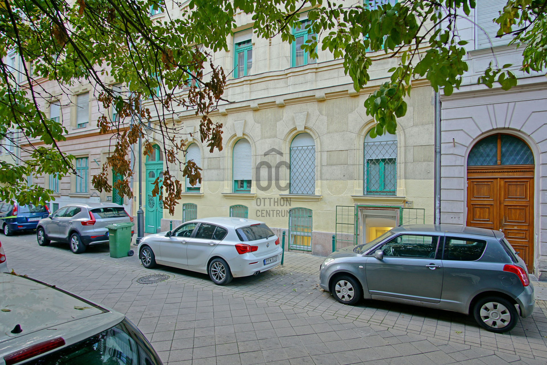 Gallery zoom image