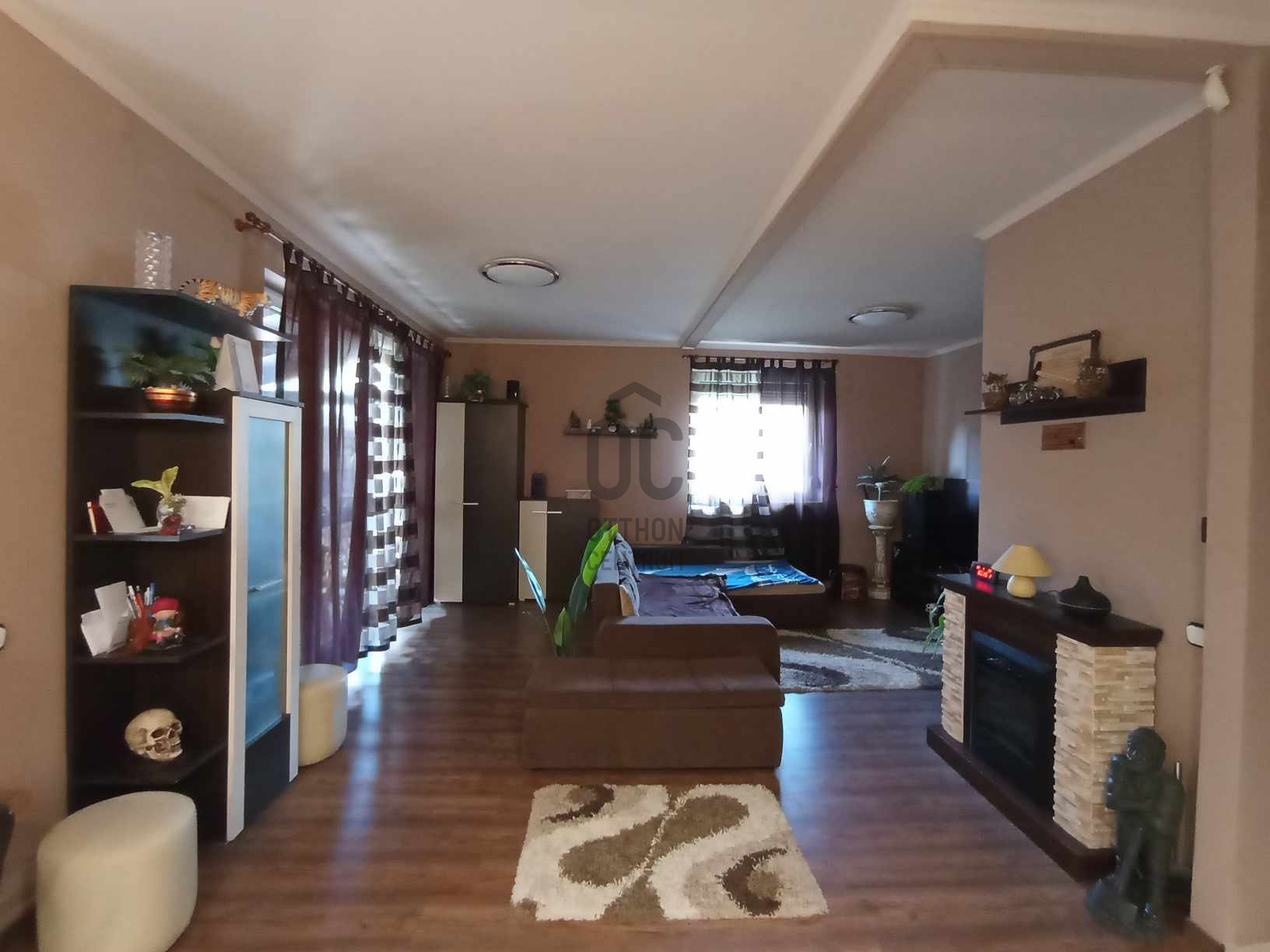 Gallery zoom image