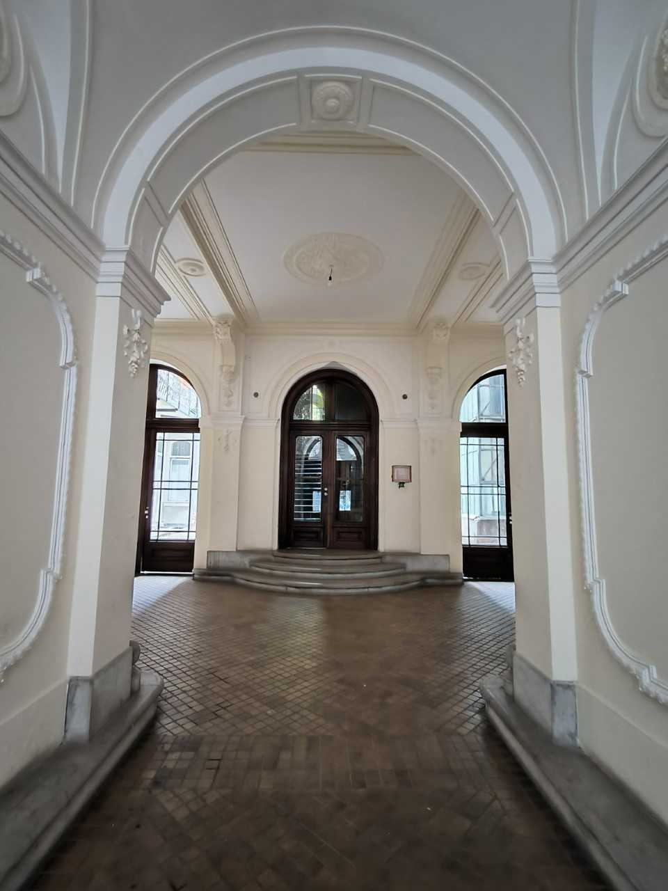 Gallery zoom image