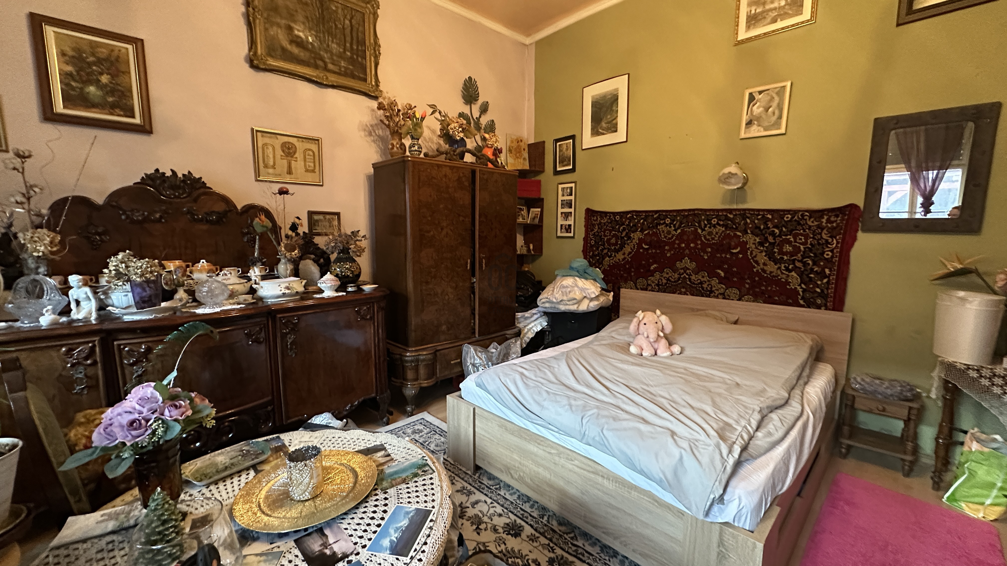 Gallery zoom image
