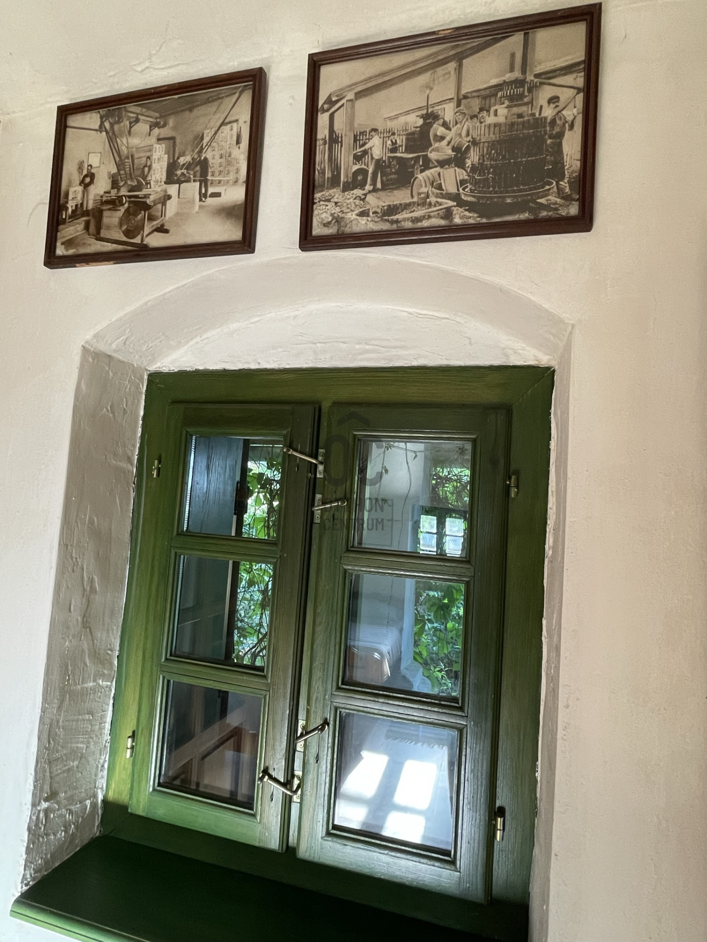 Gallery zoom image