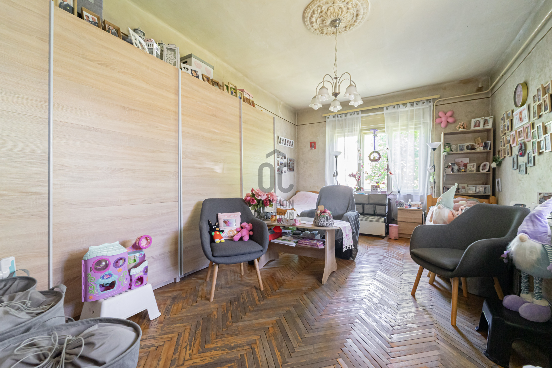 Gallery zoom image