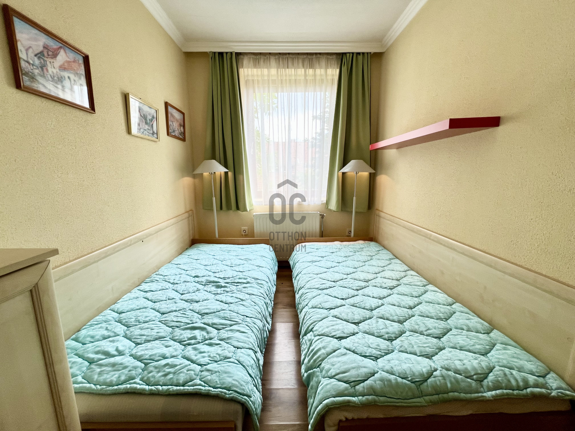 Gallery zoom image