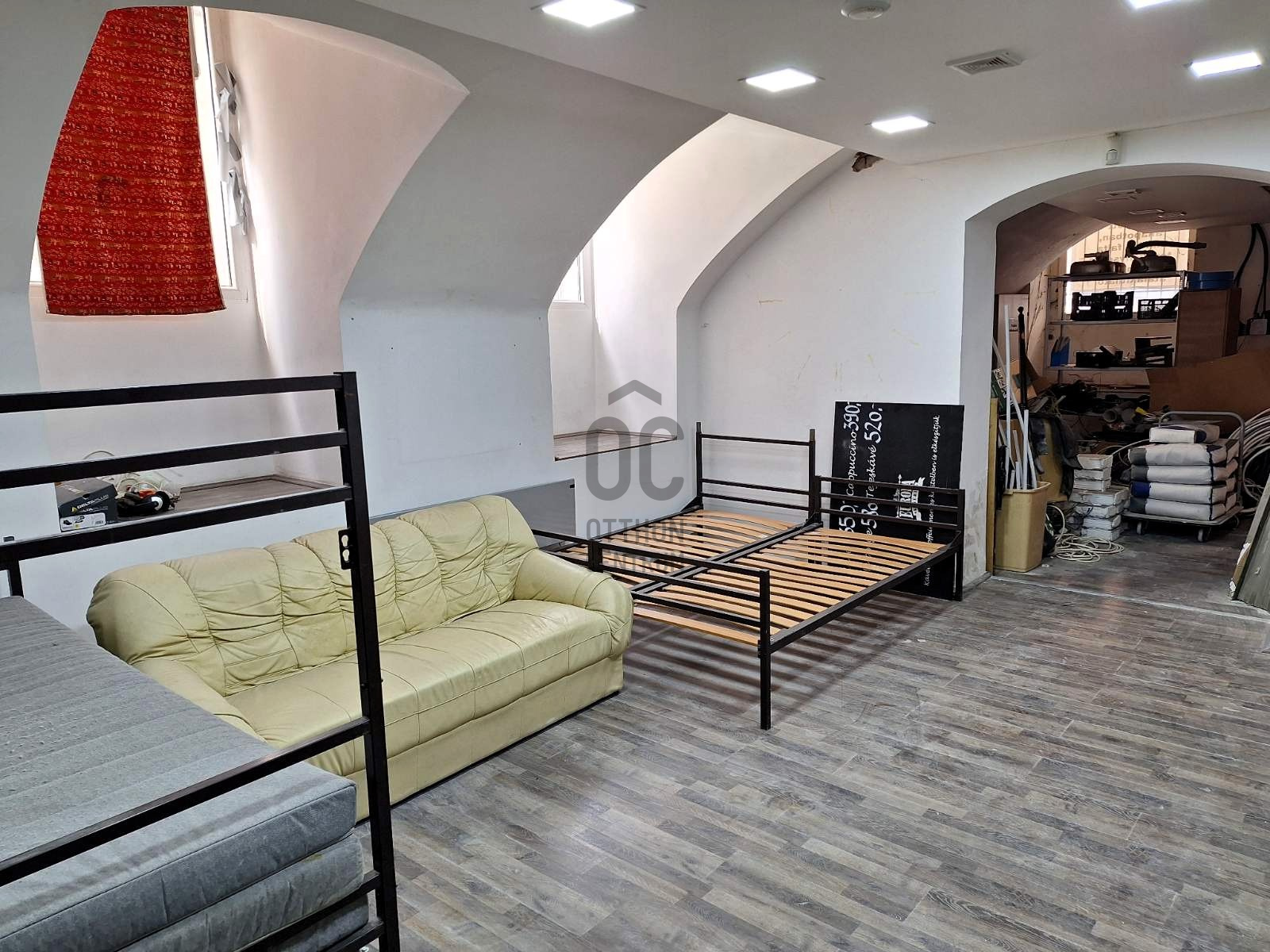 Gallery zoom image