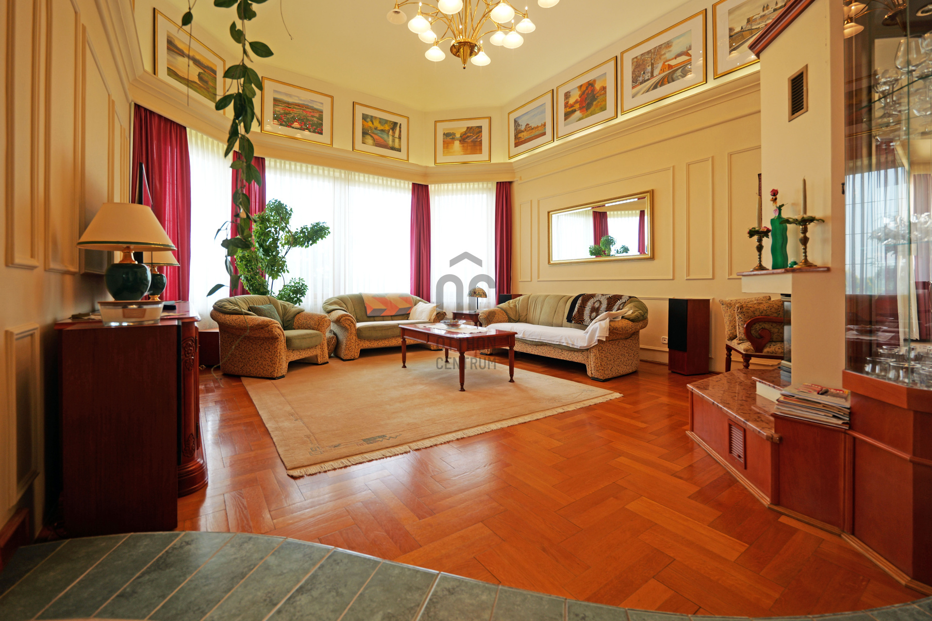 Gallery zoom image