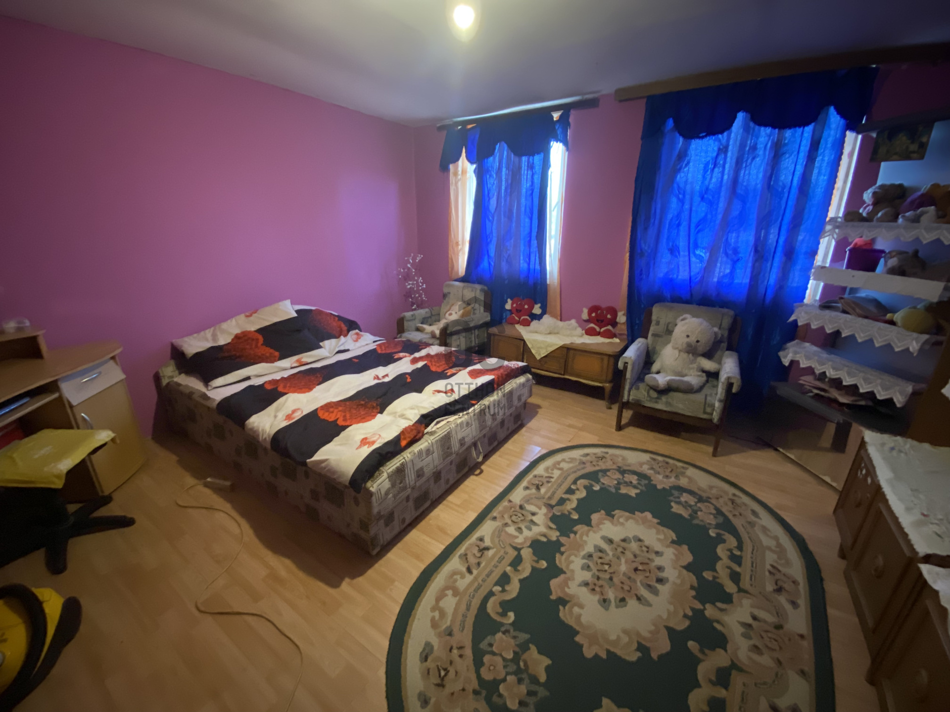 Gallery zoom image