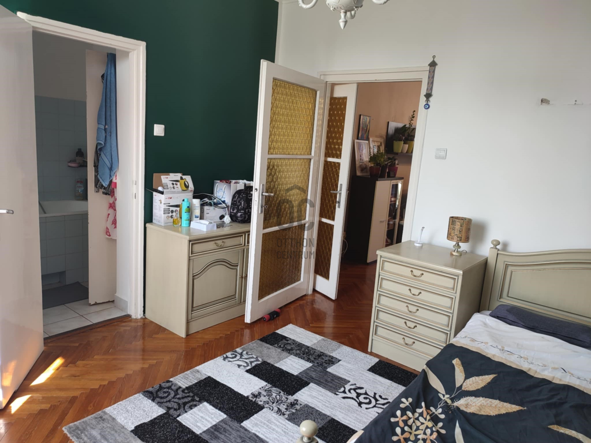 Gallery zoom image
