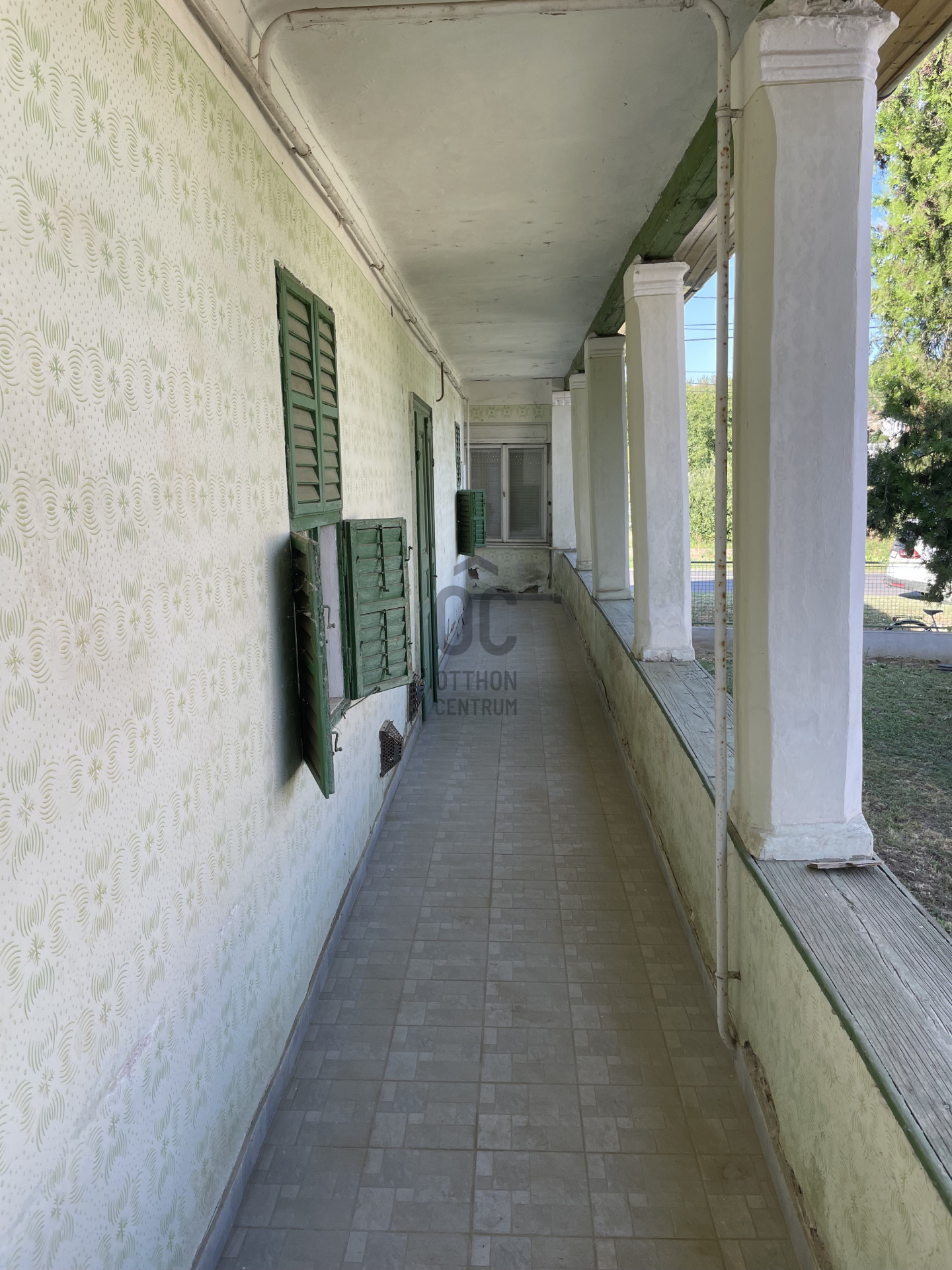 Gallery zoom image