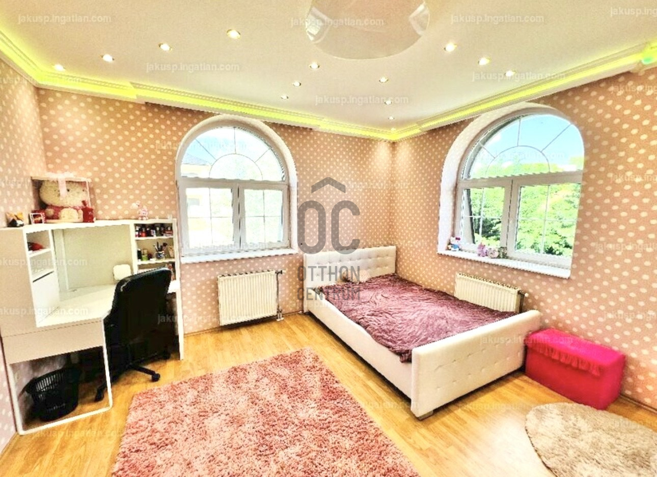 Gallery zoom image
