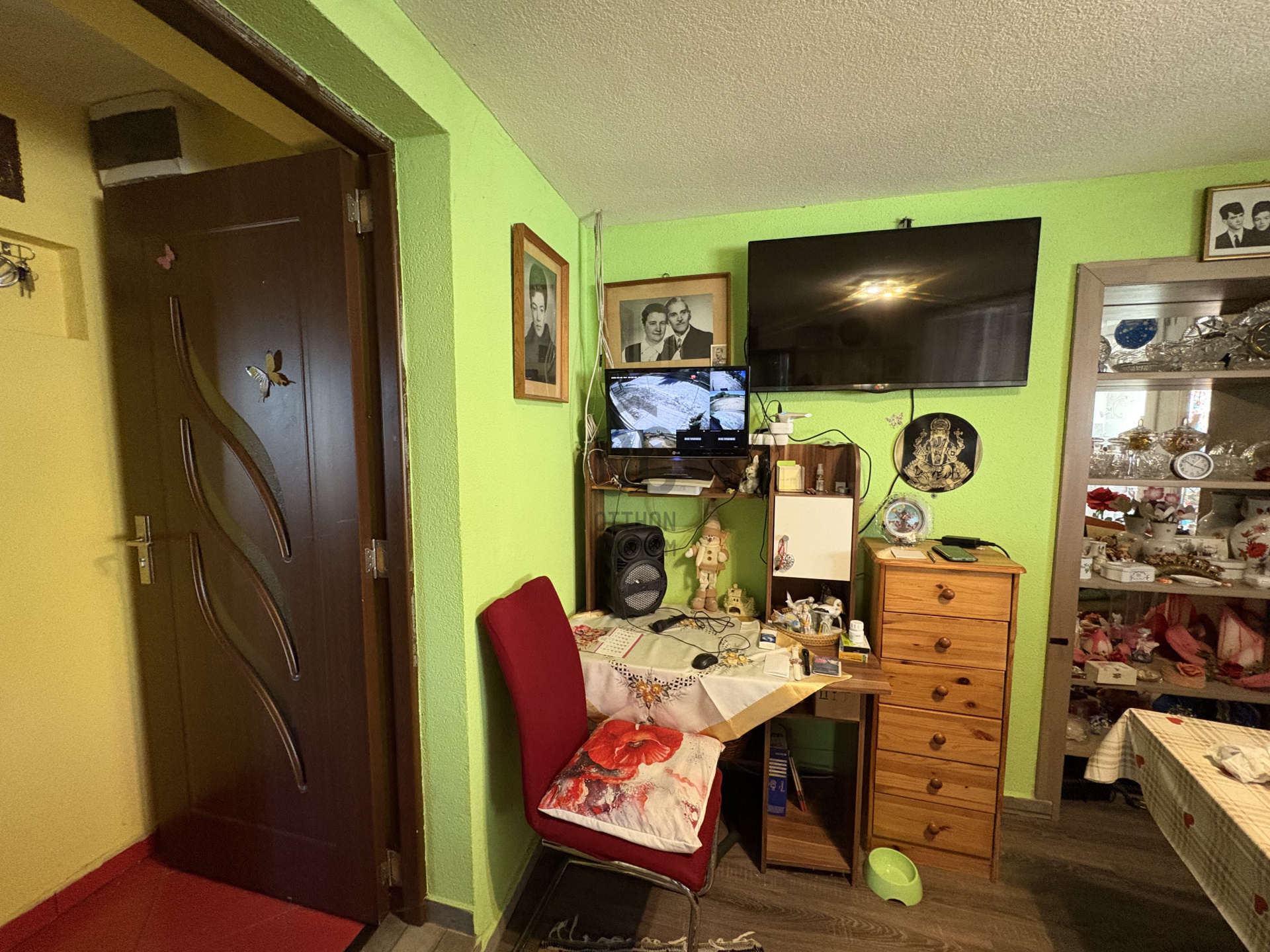 Gallery zoom image