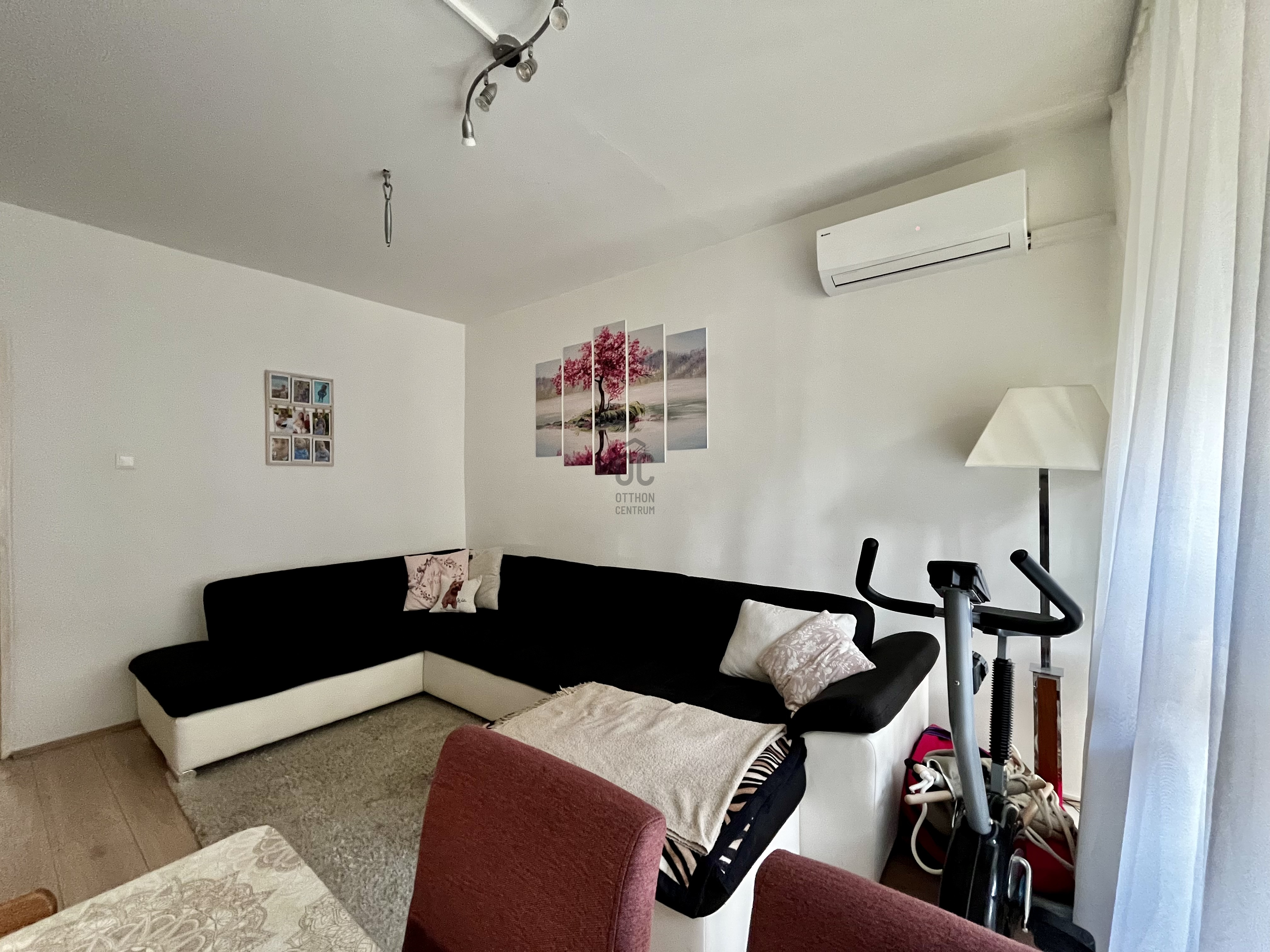 Gallery zoom image