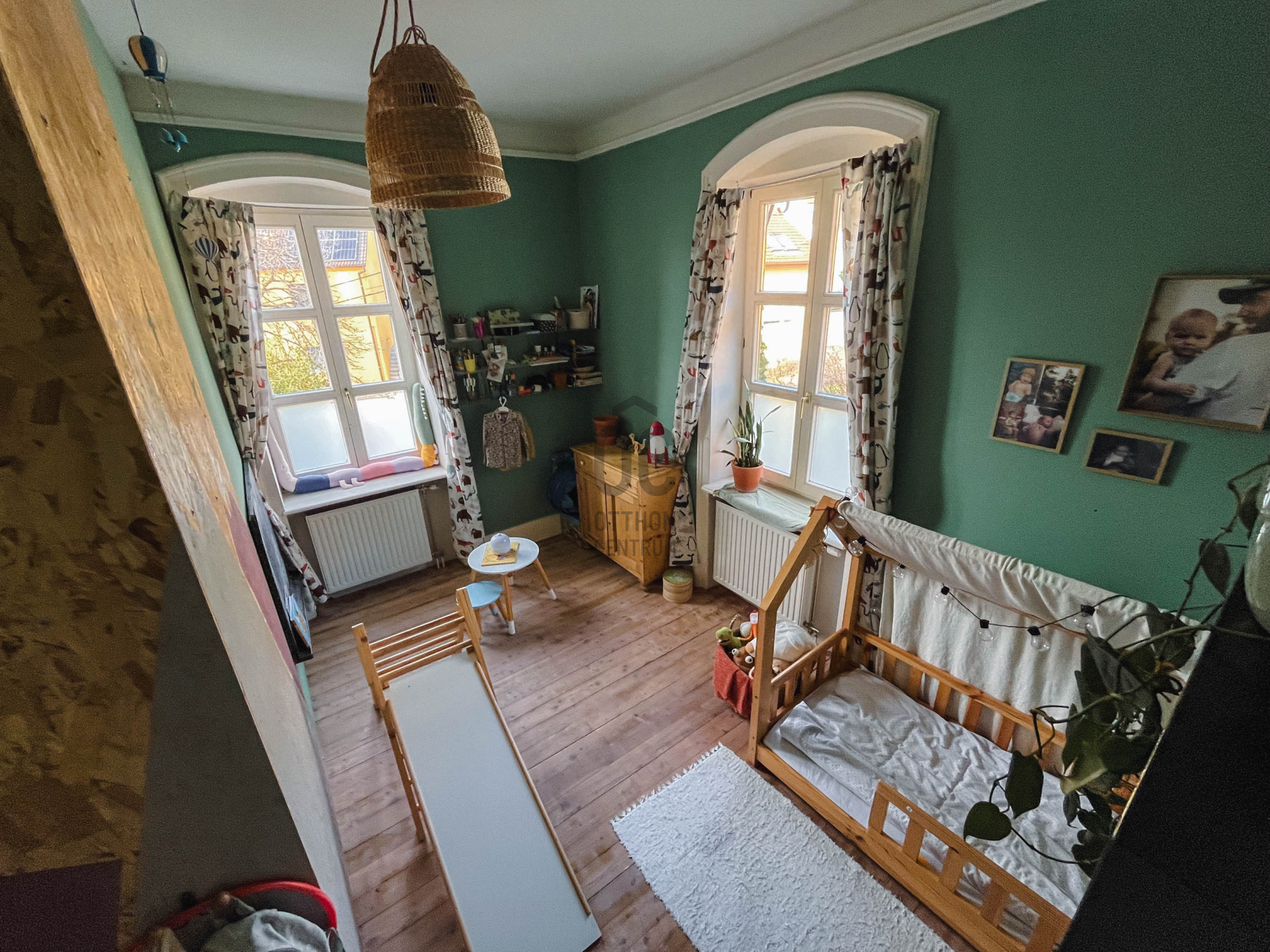 Gallery zoom image