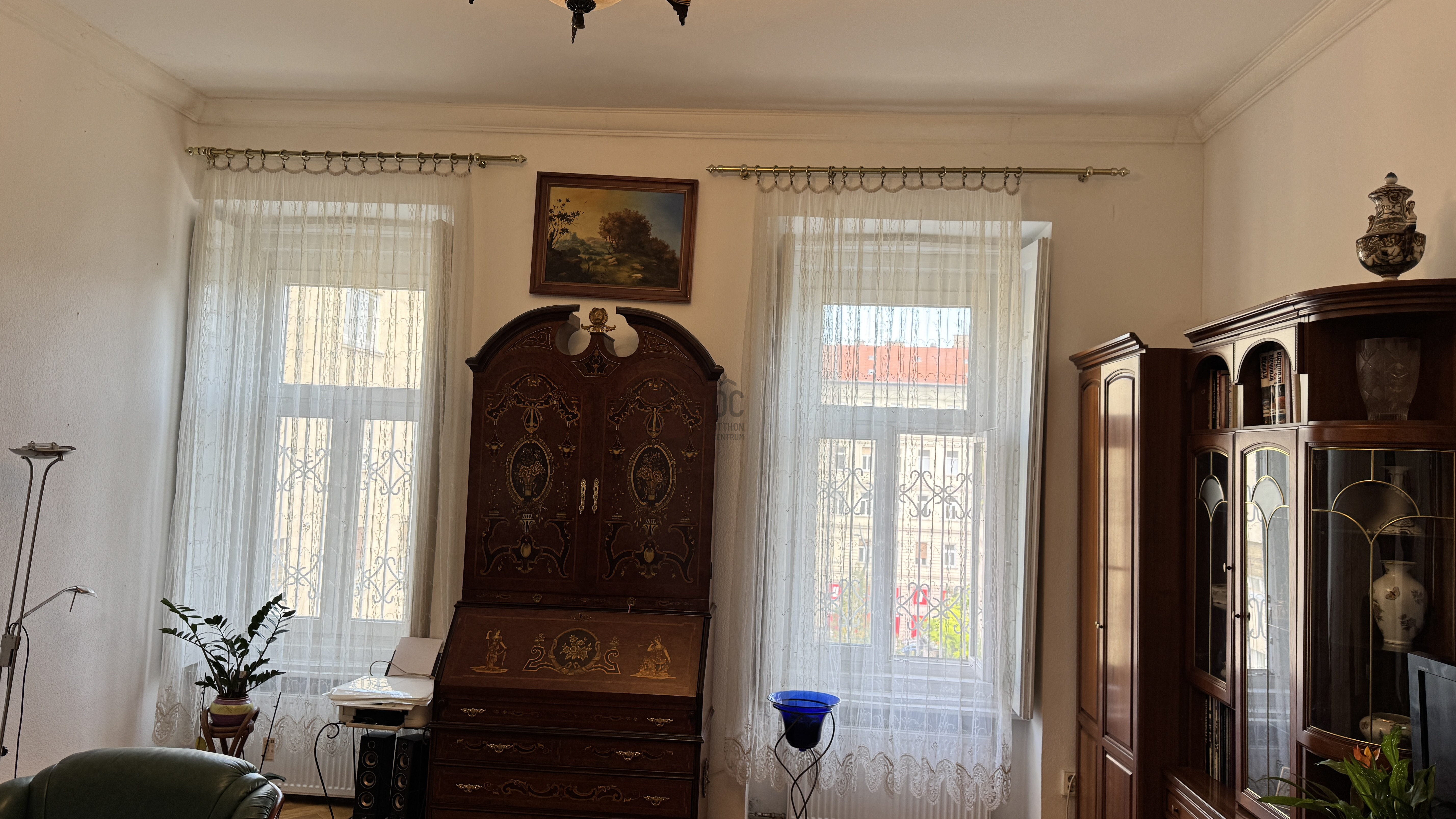 Gallery zoom image