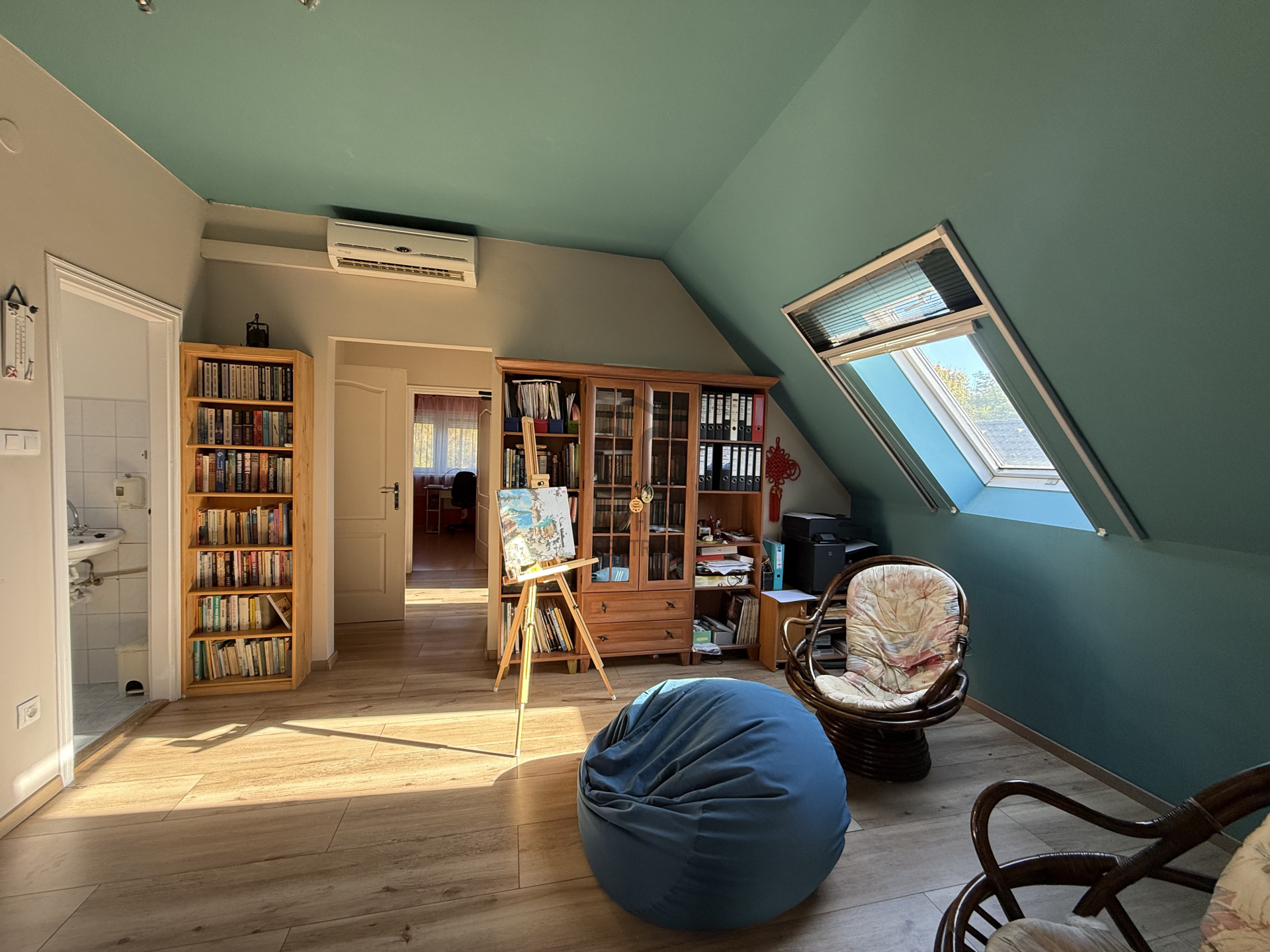 Gallery zoom image