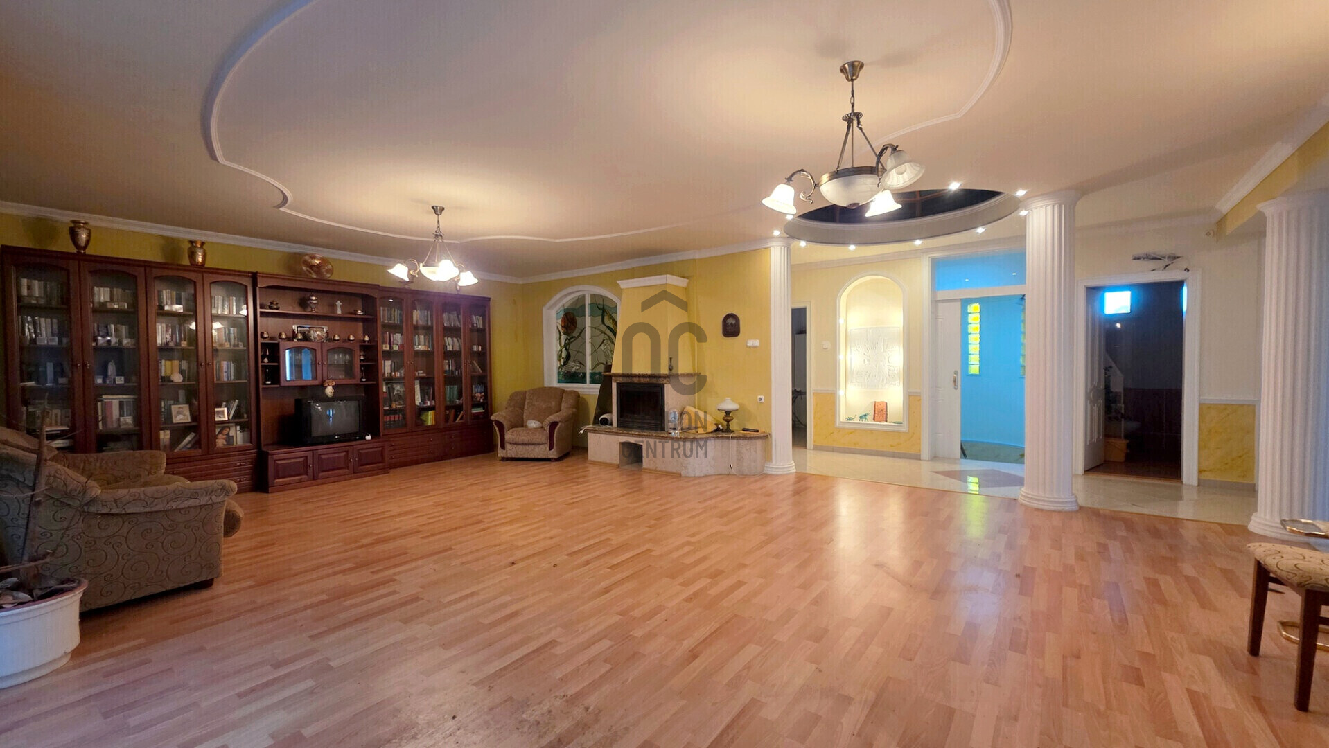 Gallery zoom image