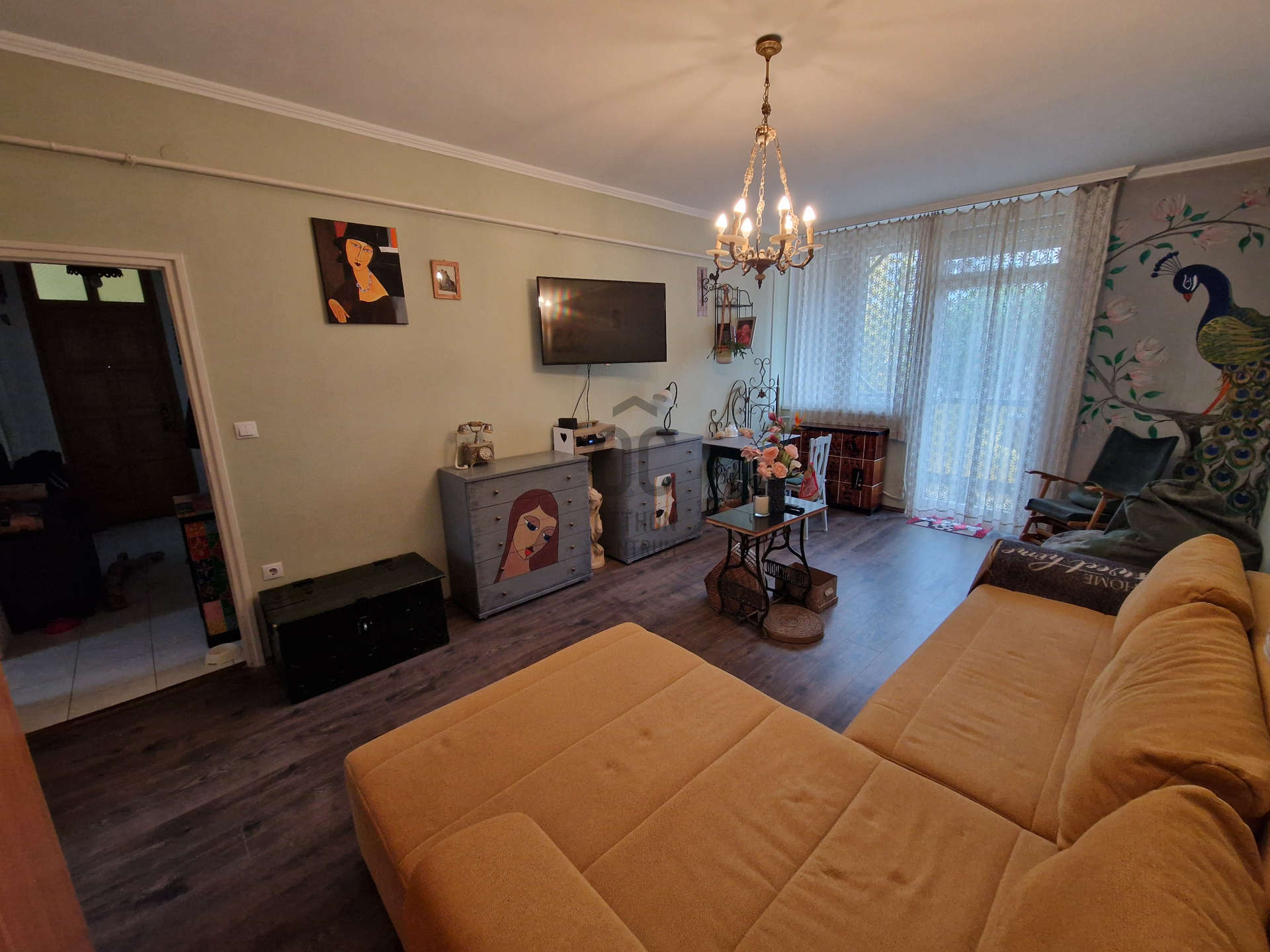 Gallery zoom image