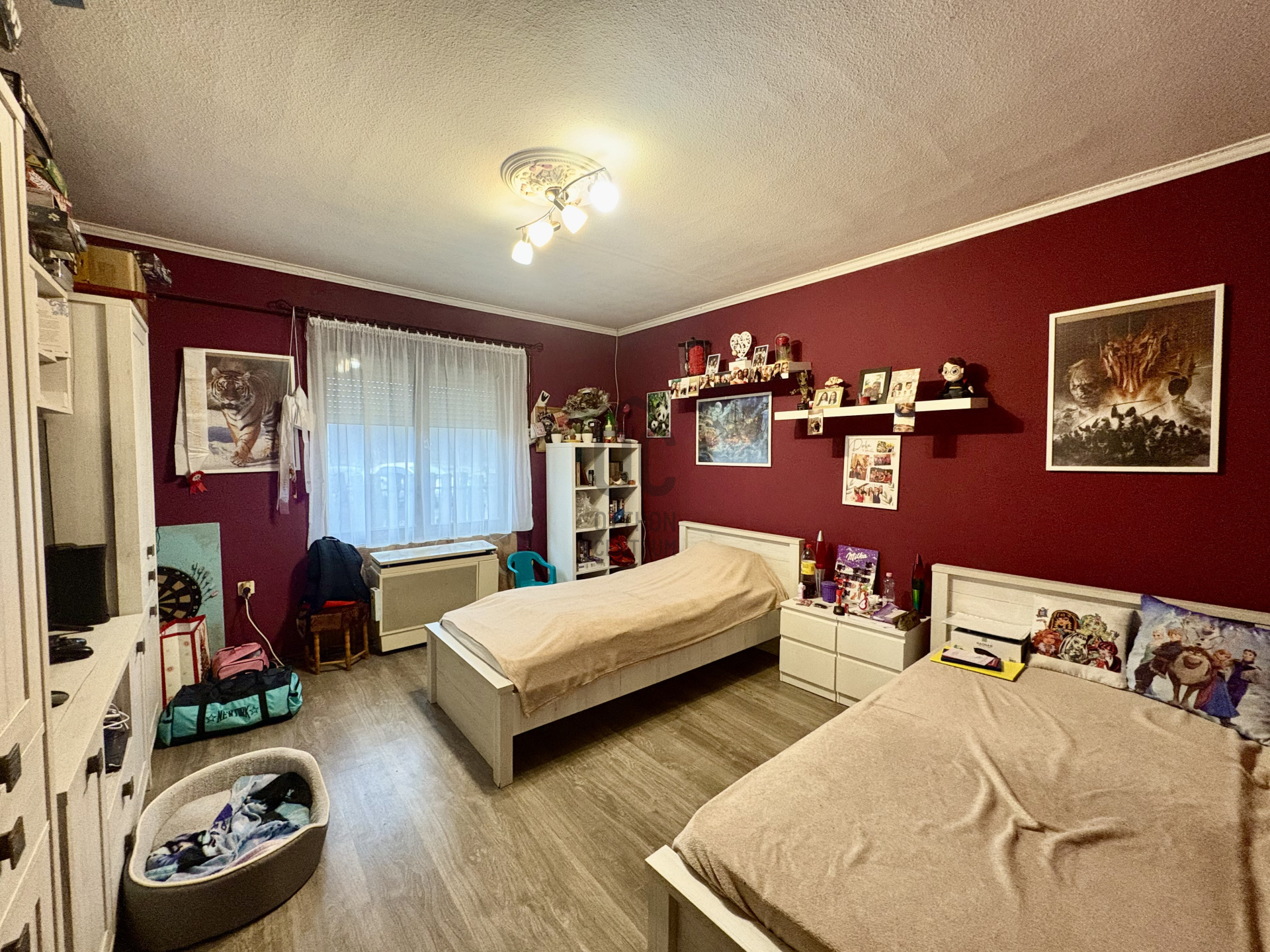 Gallery zoom image