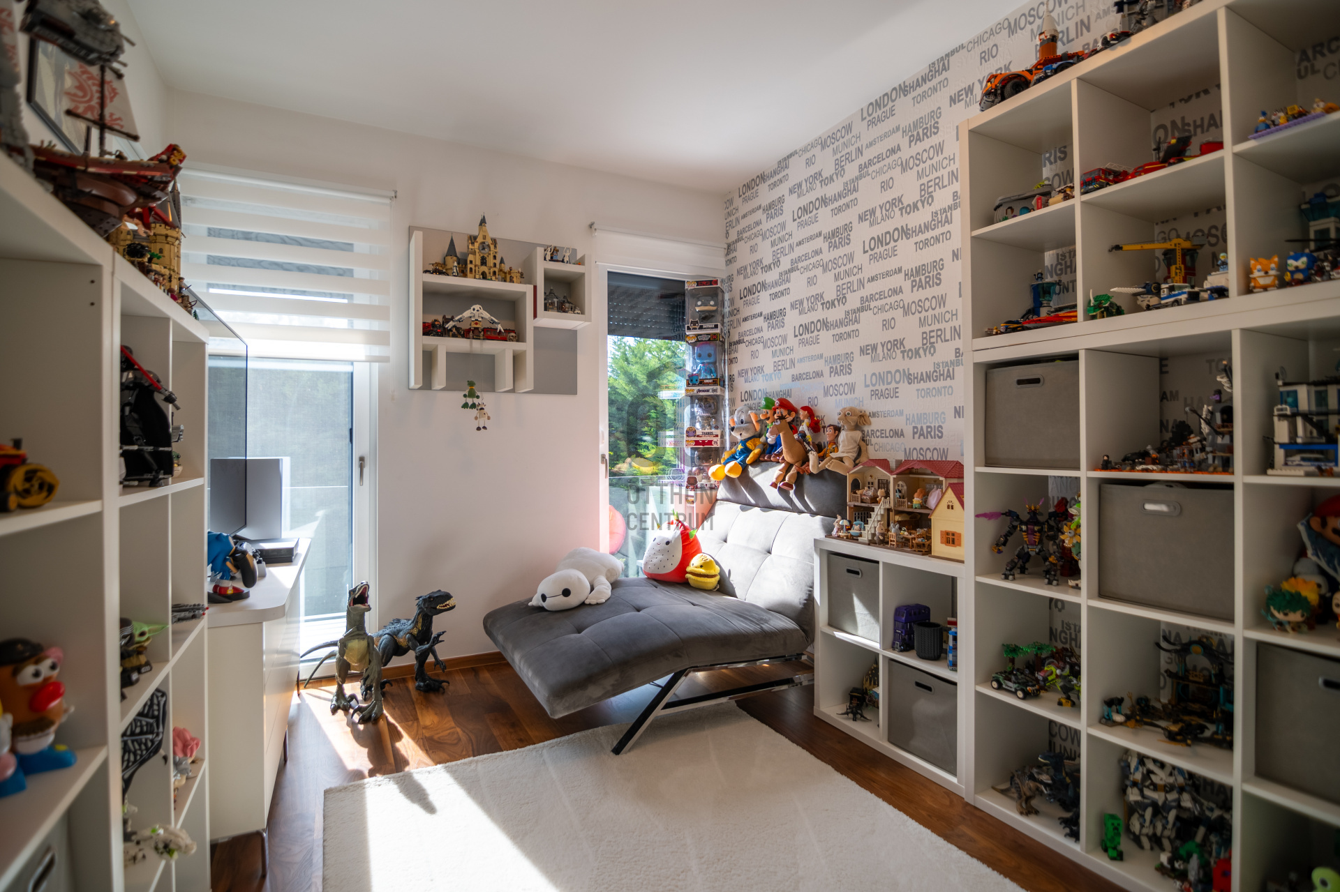 Gallery zoom image