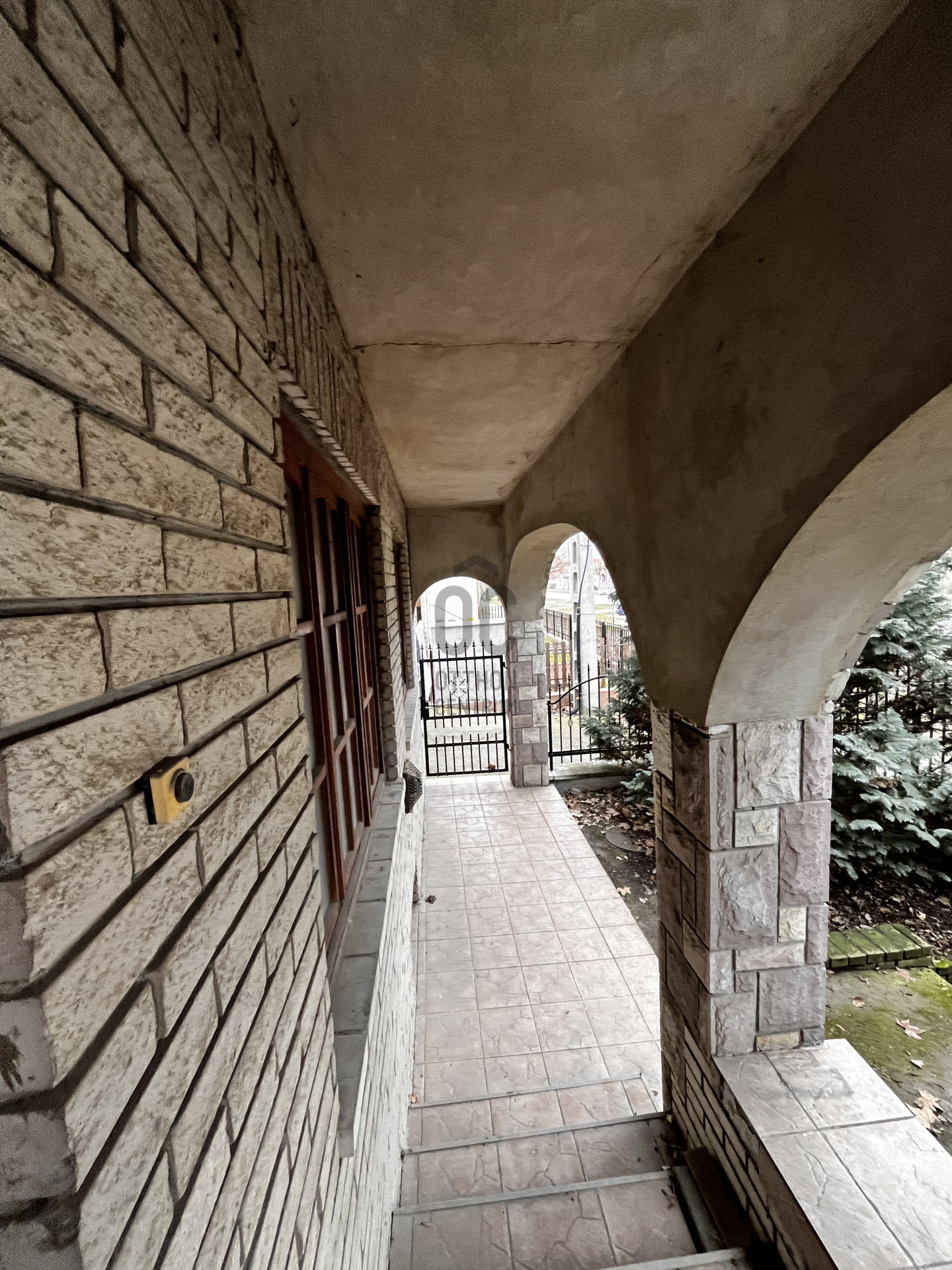 Gallery zoom image