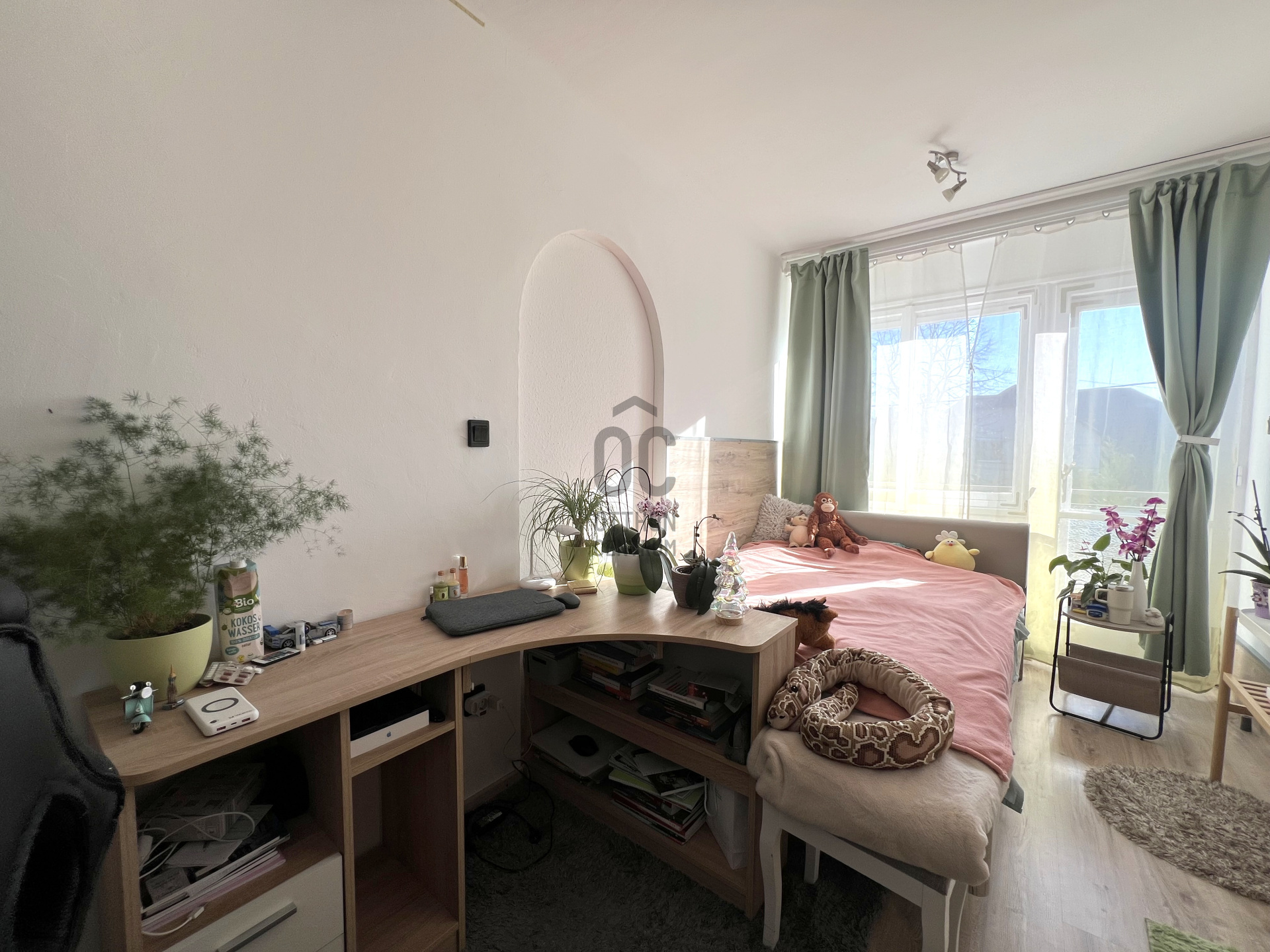 Gallery zoom image