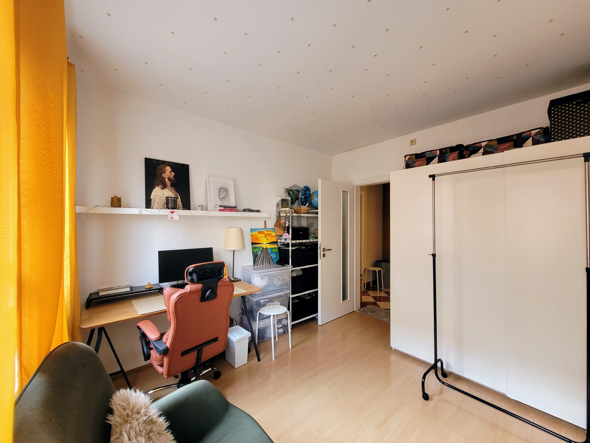 Gallery zoom image