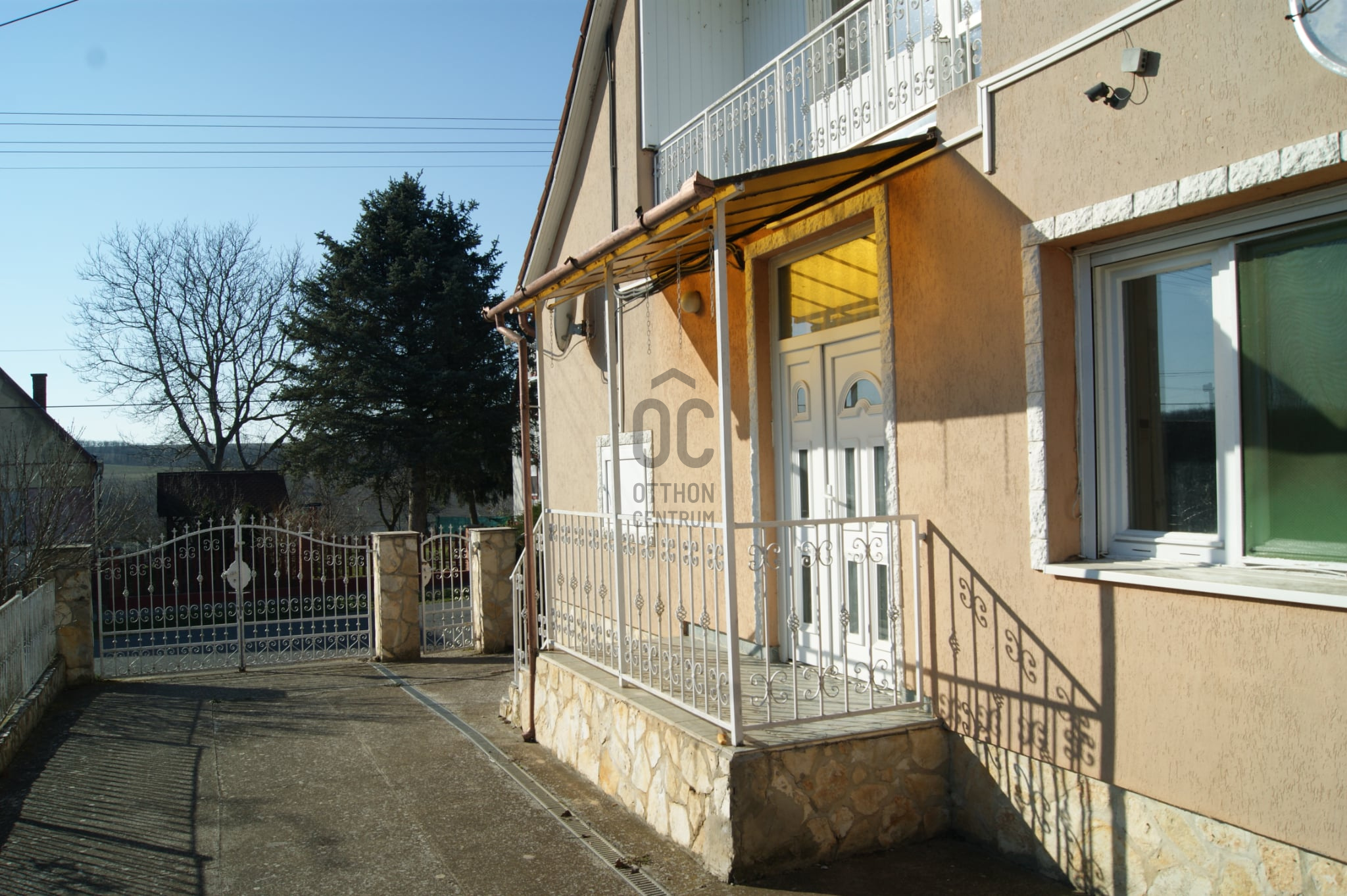 Gallery zoom image
