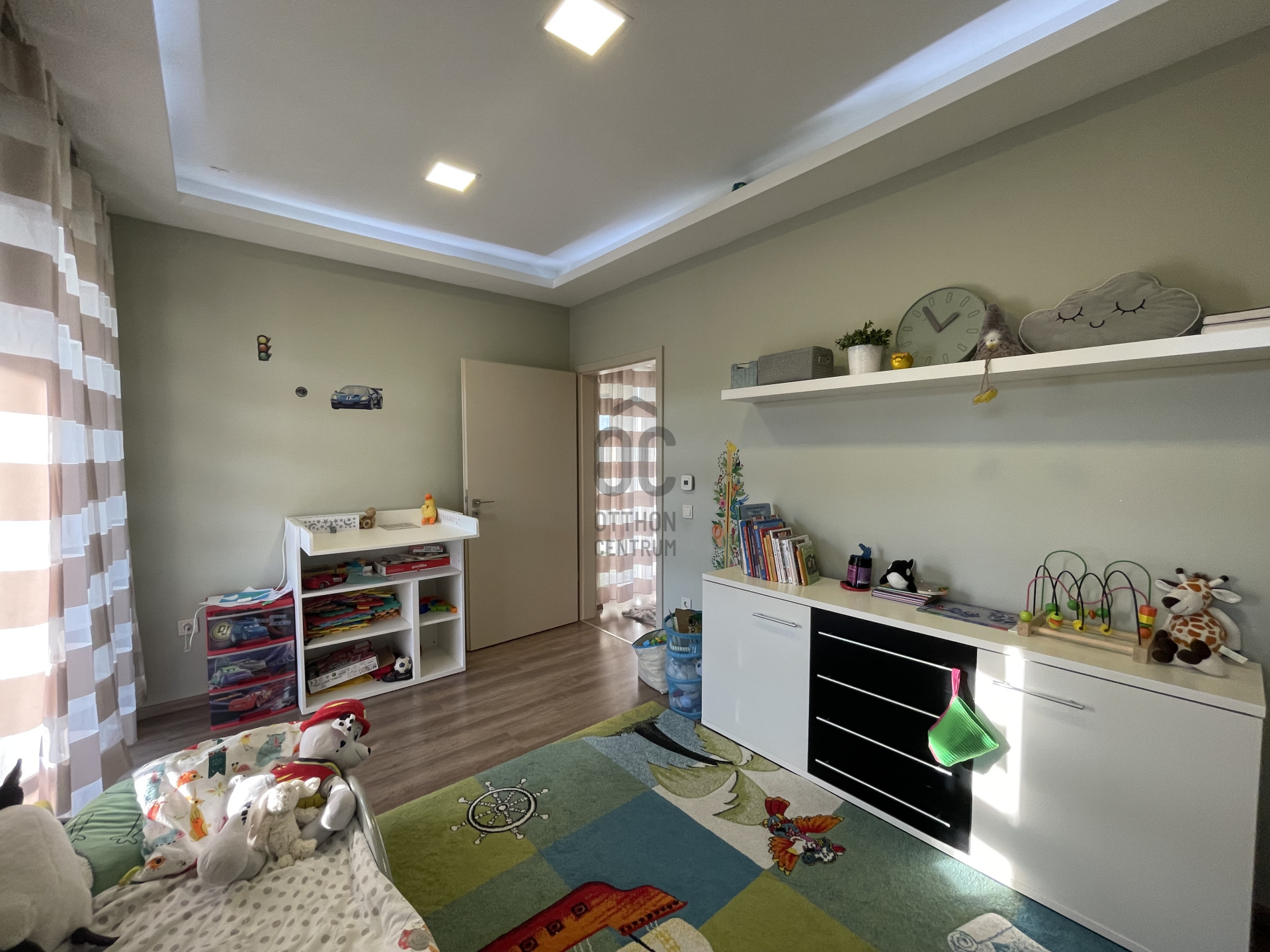 Gallery zoom image