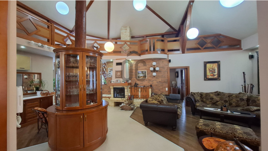 3 bed · 349m² · Családi ház · 239.900.000 Ft