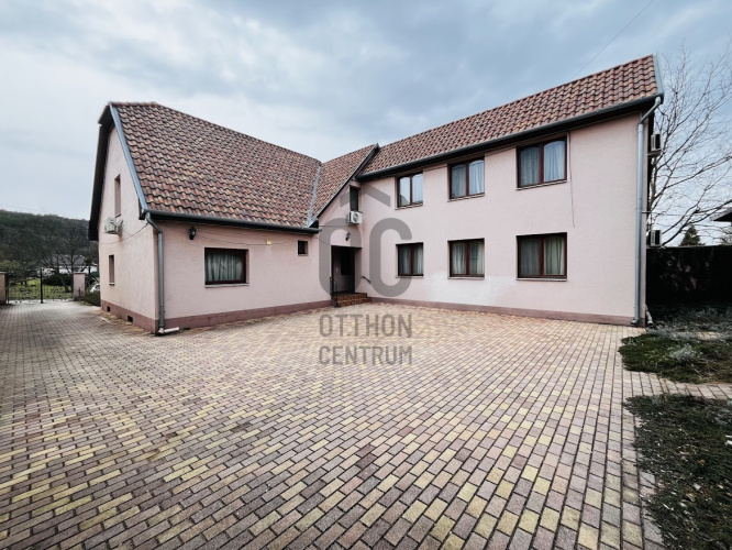 10 bed · 271m² · Családi ház · 158.000.000 Ft