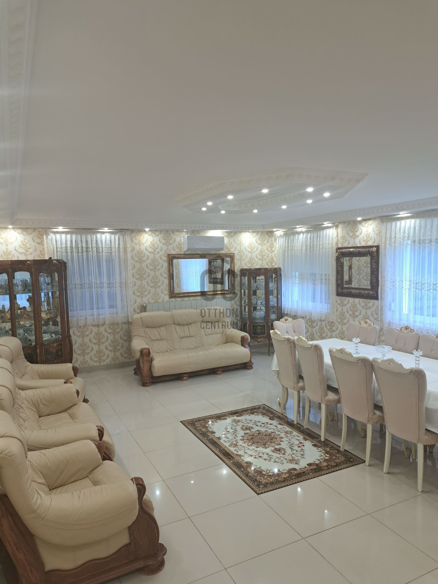 Gallery zoom image