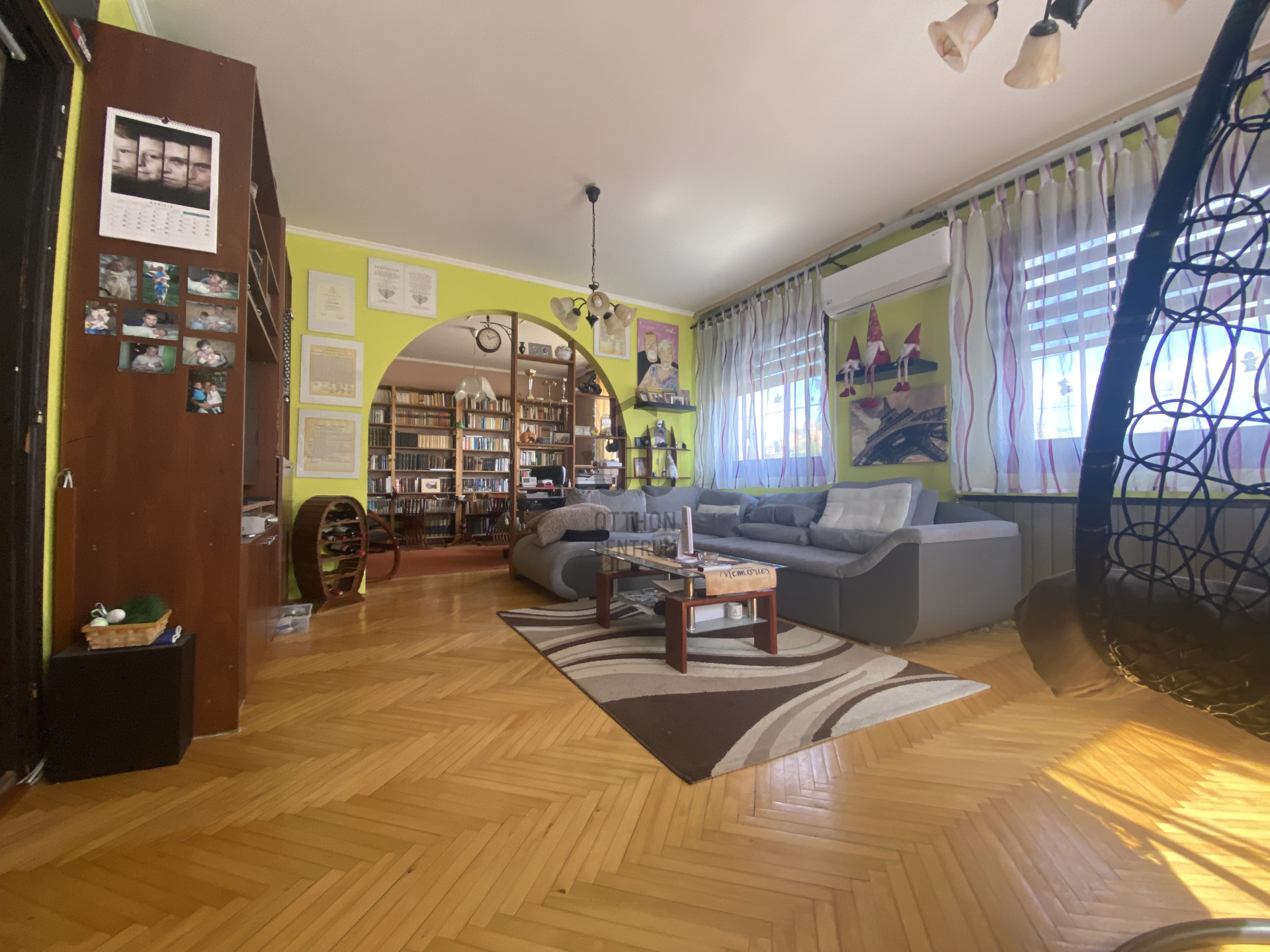 Gallery zoom image
