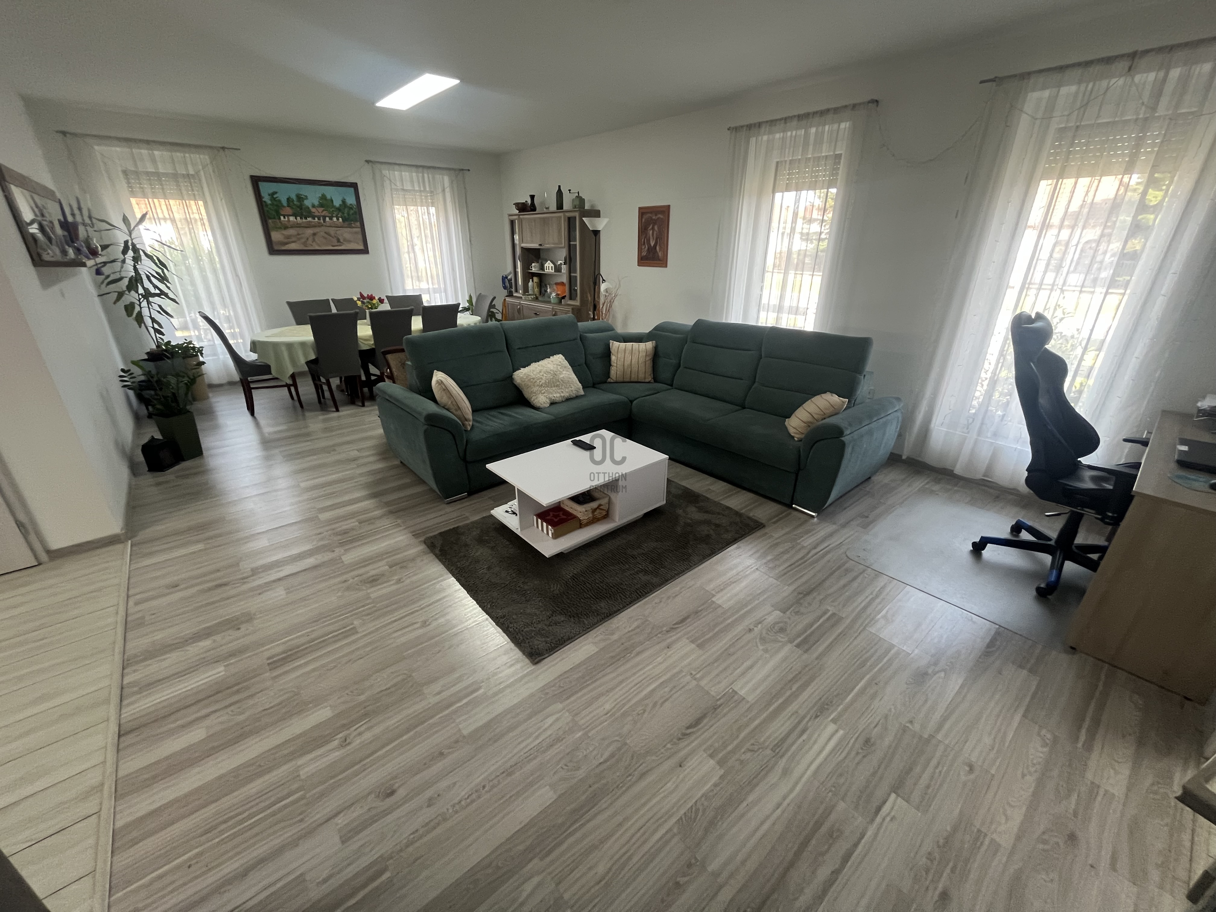 Gallery zoom image