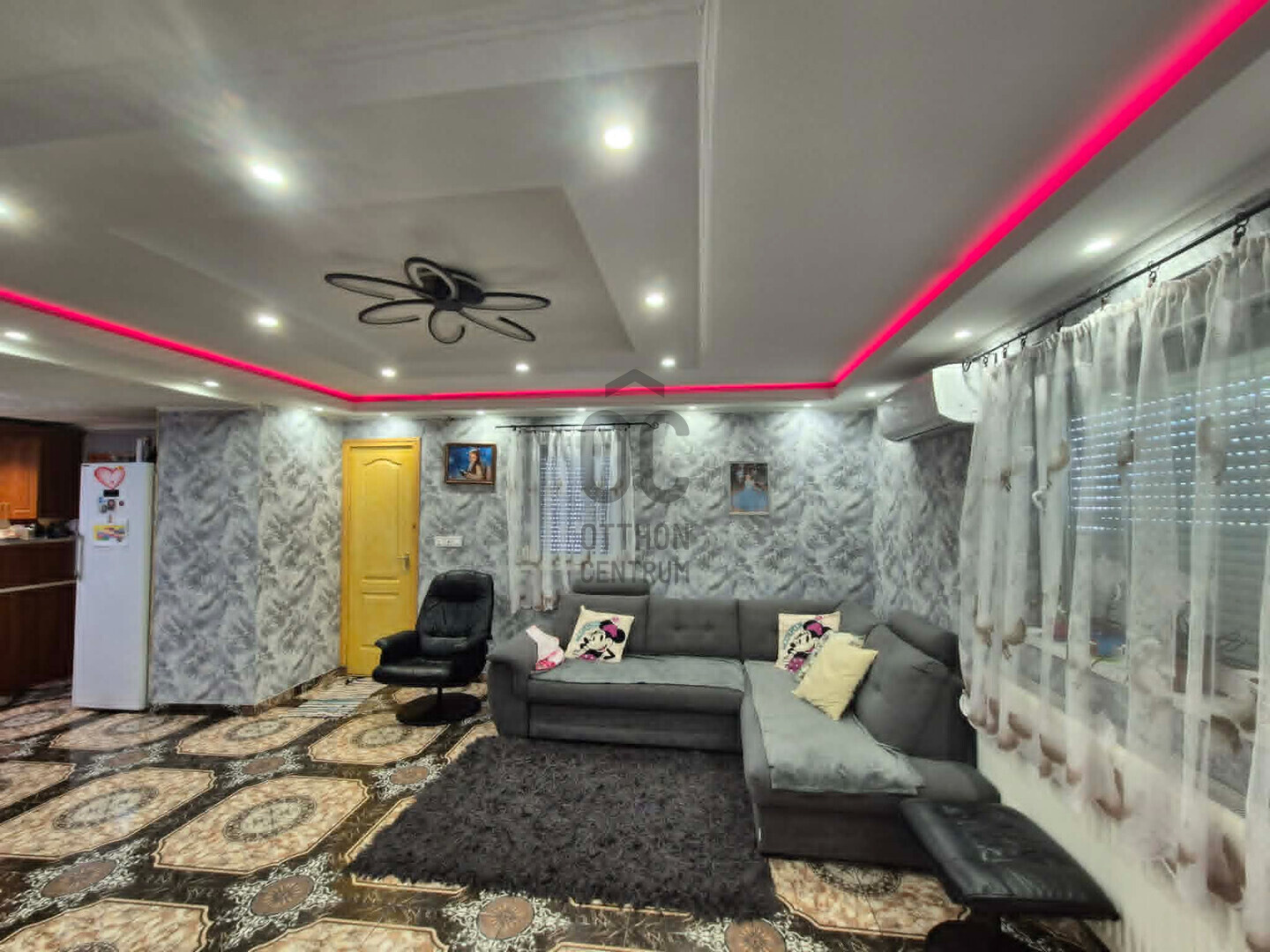 Gallery zoom image