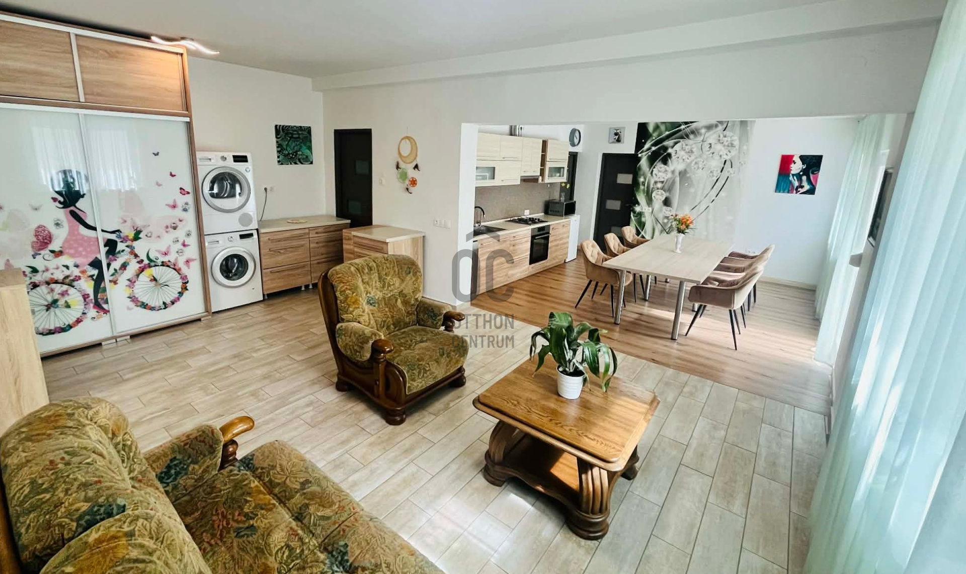 Gallery zoom image