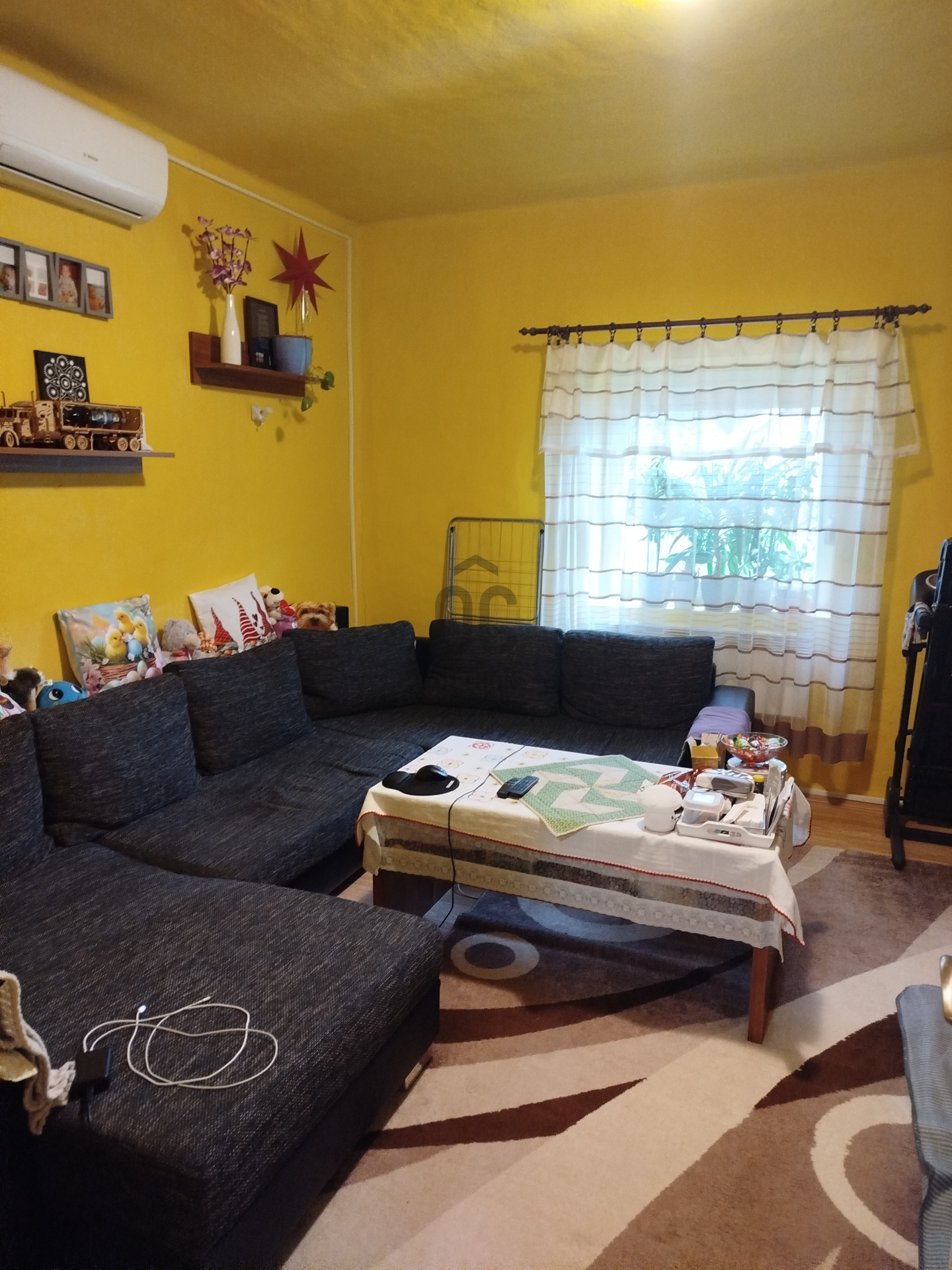 Gallery zoom image