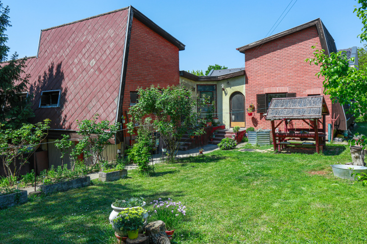 7 bed · 300m² · Családi ház · 229.000.000 Ft