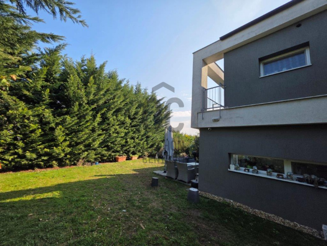5 bed · 107m² · Lakás · 650.000 Ft