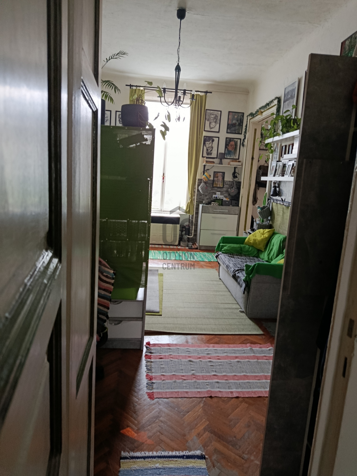 Gallery zoom image