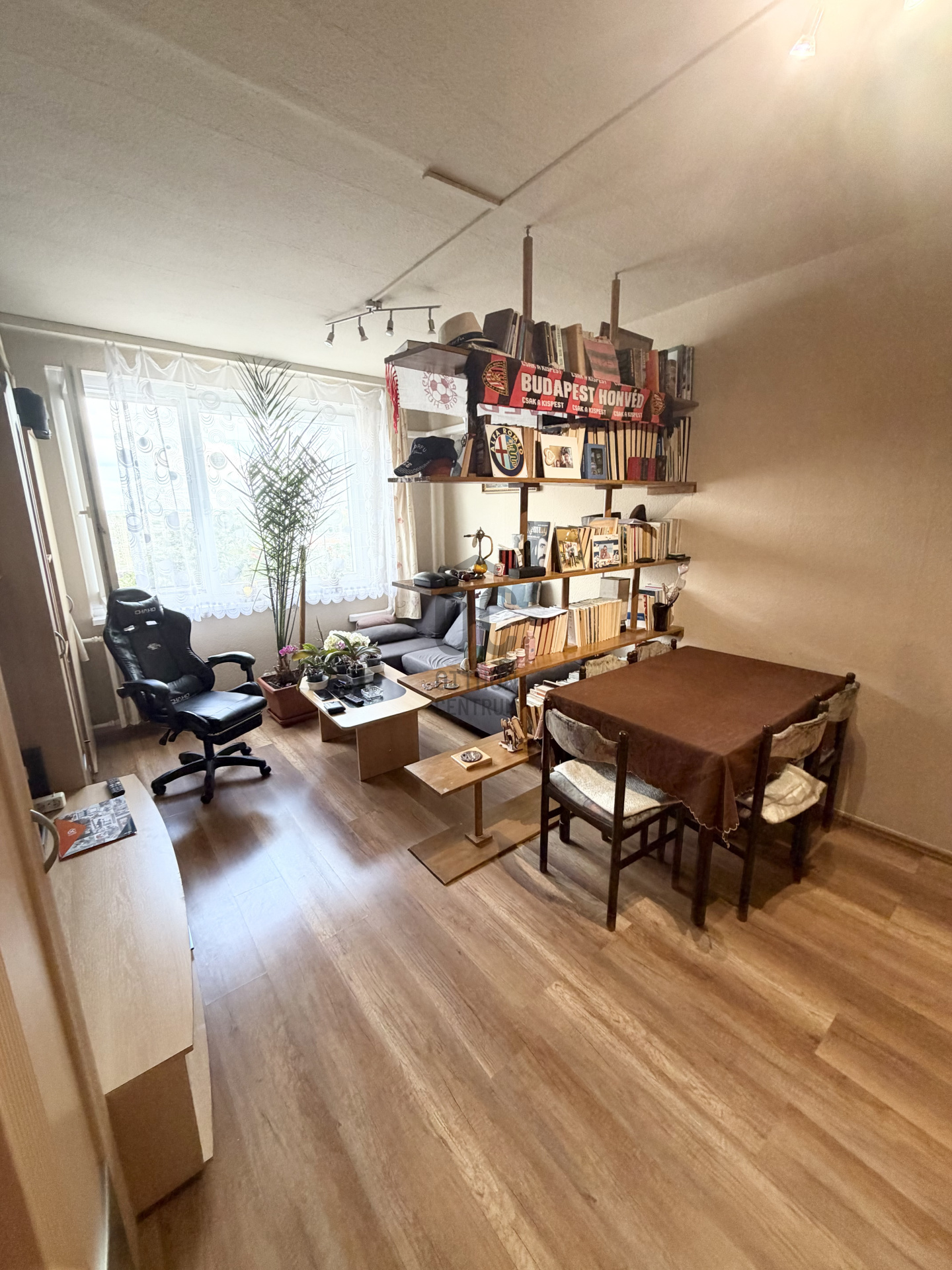 Gallery zoom image