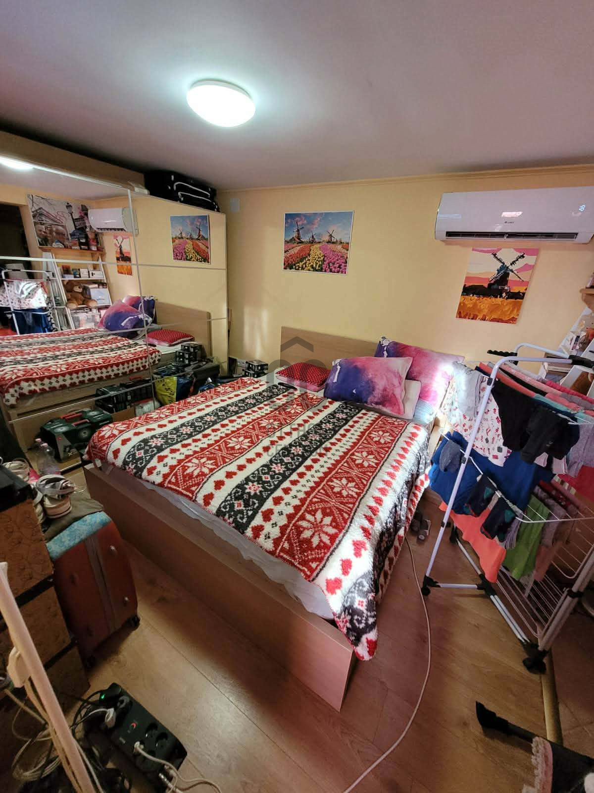 Gallery zoom image
