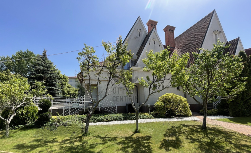 6 bed · 432m² · Családi ház · 450.000.000 Ft