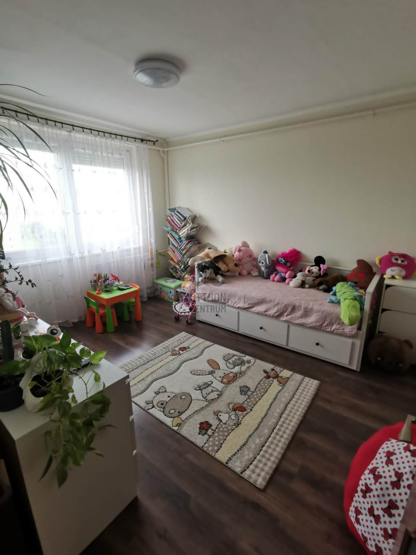 Gallery zoom image
