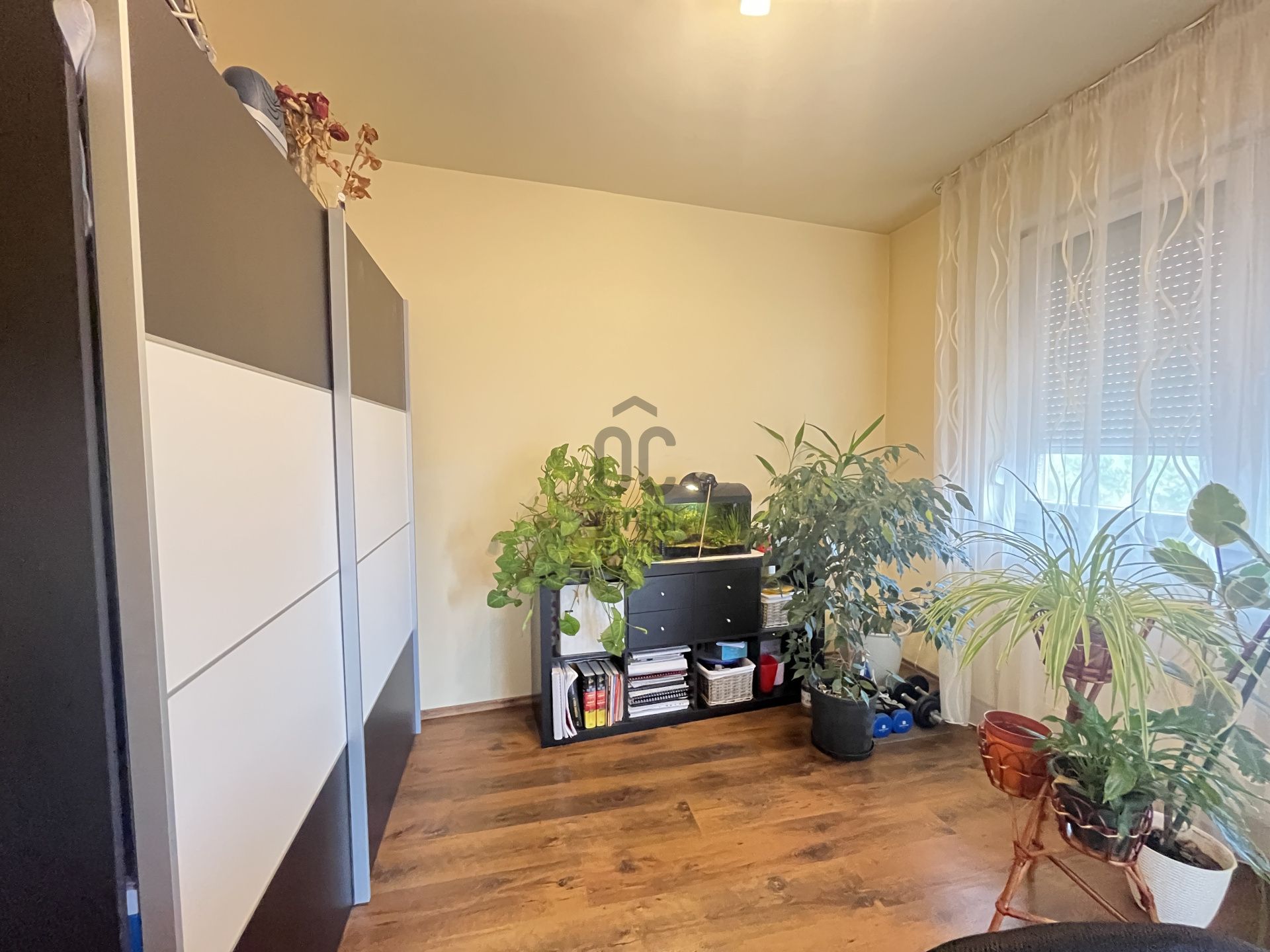 Gallery zoom image