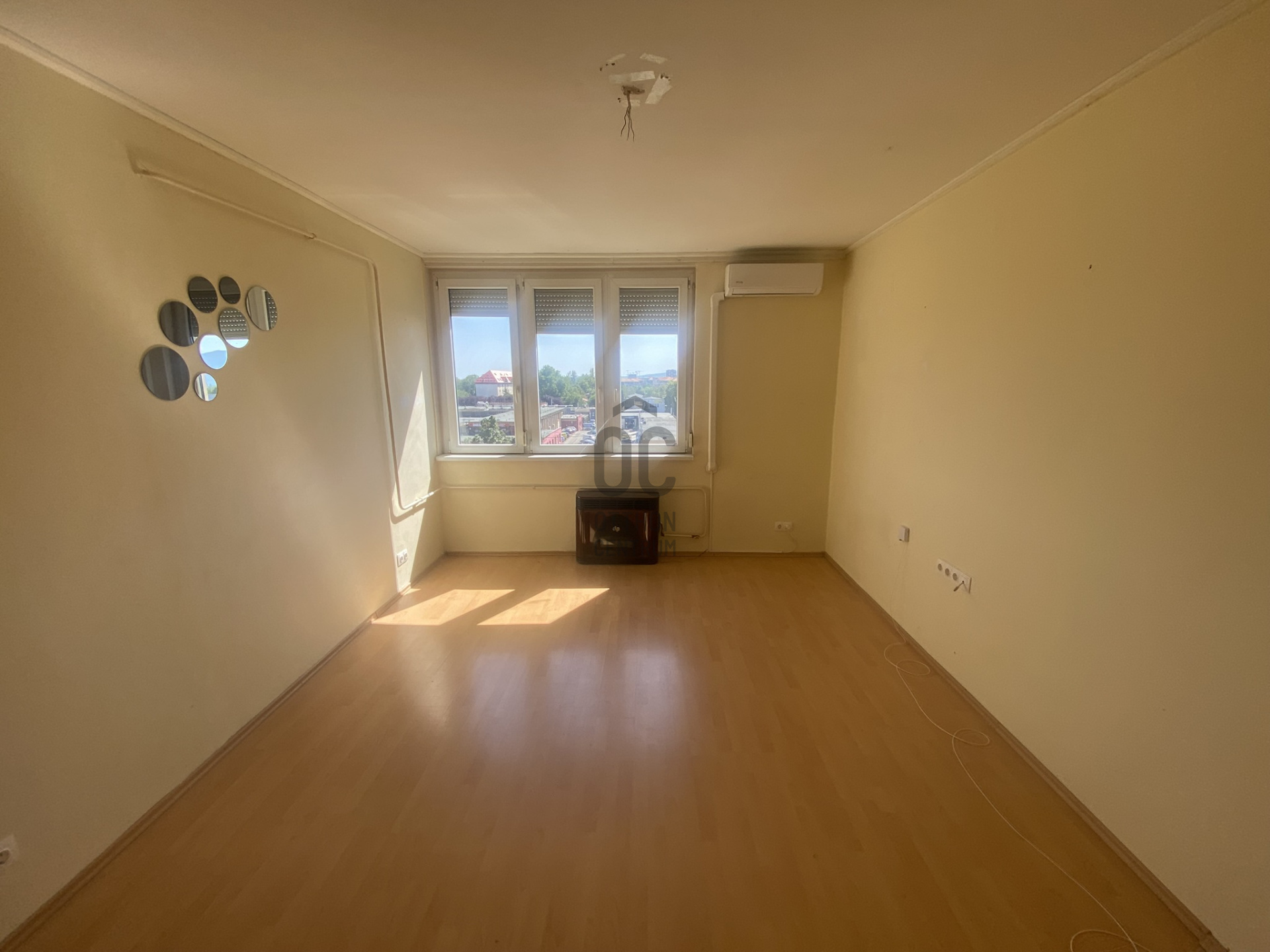 Gallery zoom image