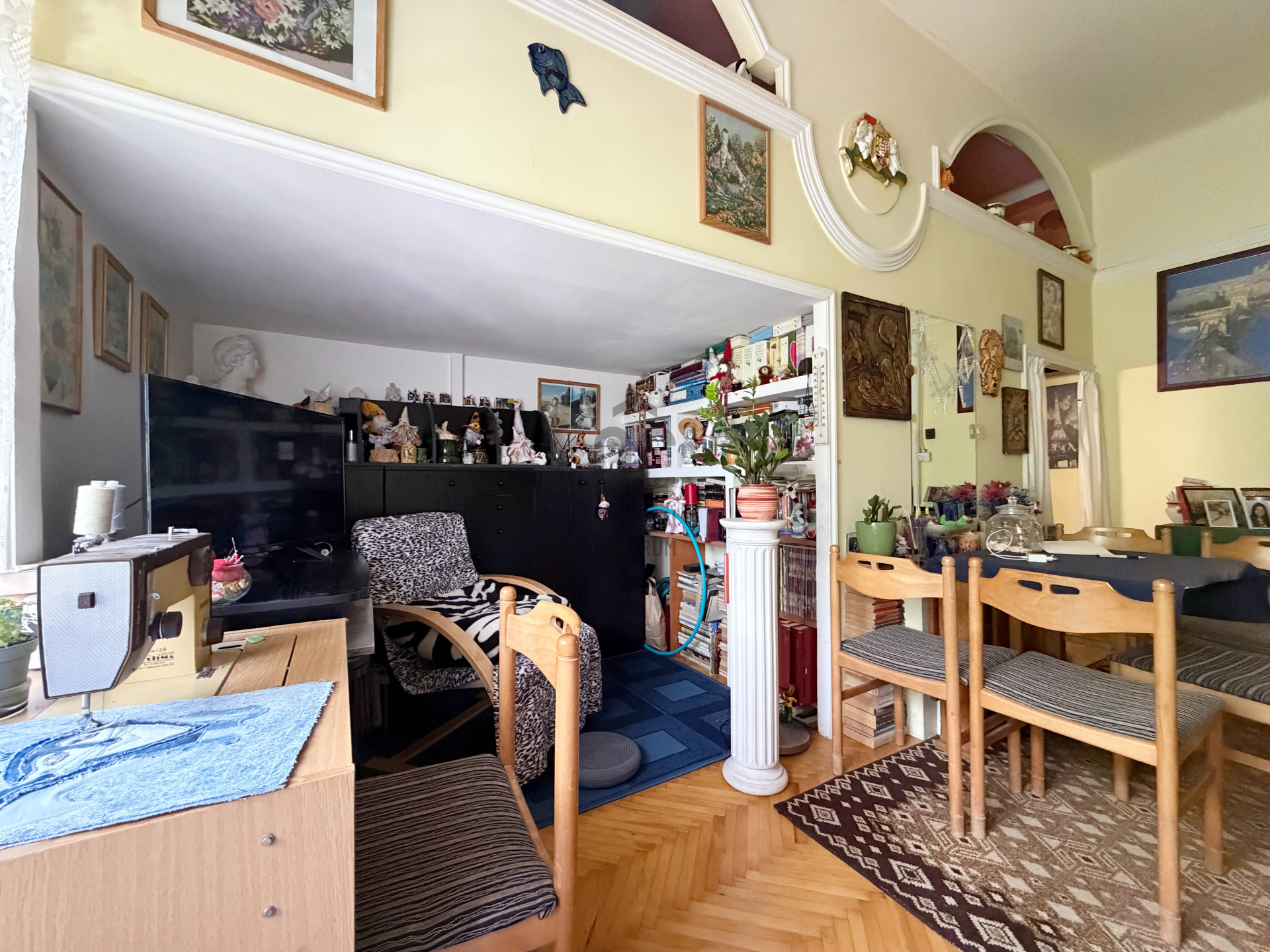 Gallery zoom image