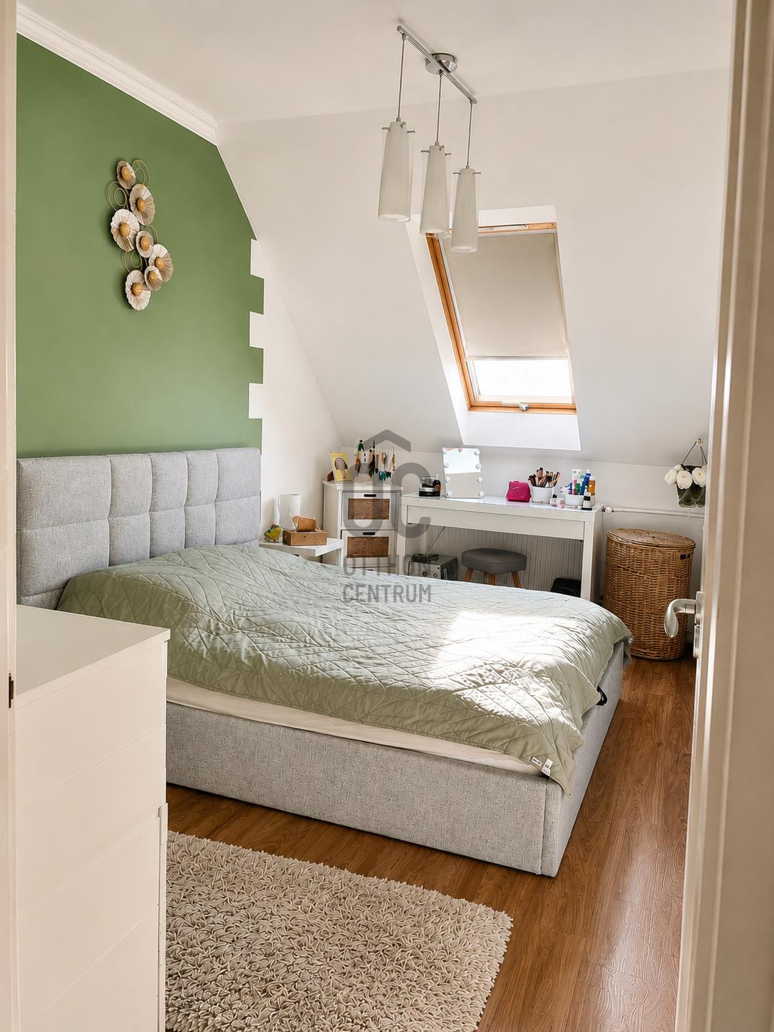 Gallery zoom image
