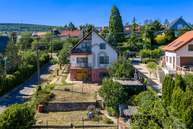 6 bed · 2014m² · Családi ház · 240.000.000 Ft