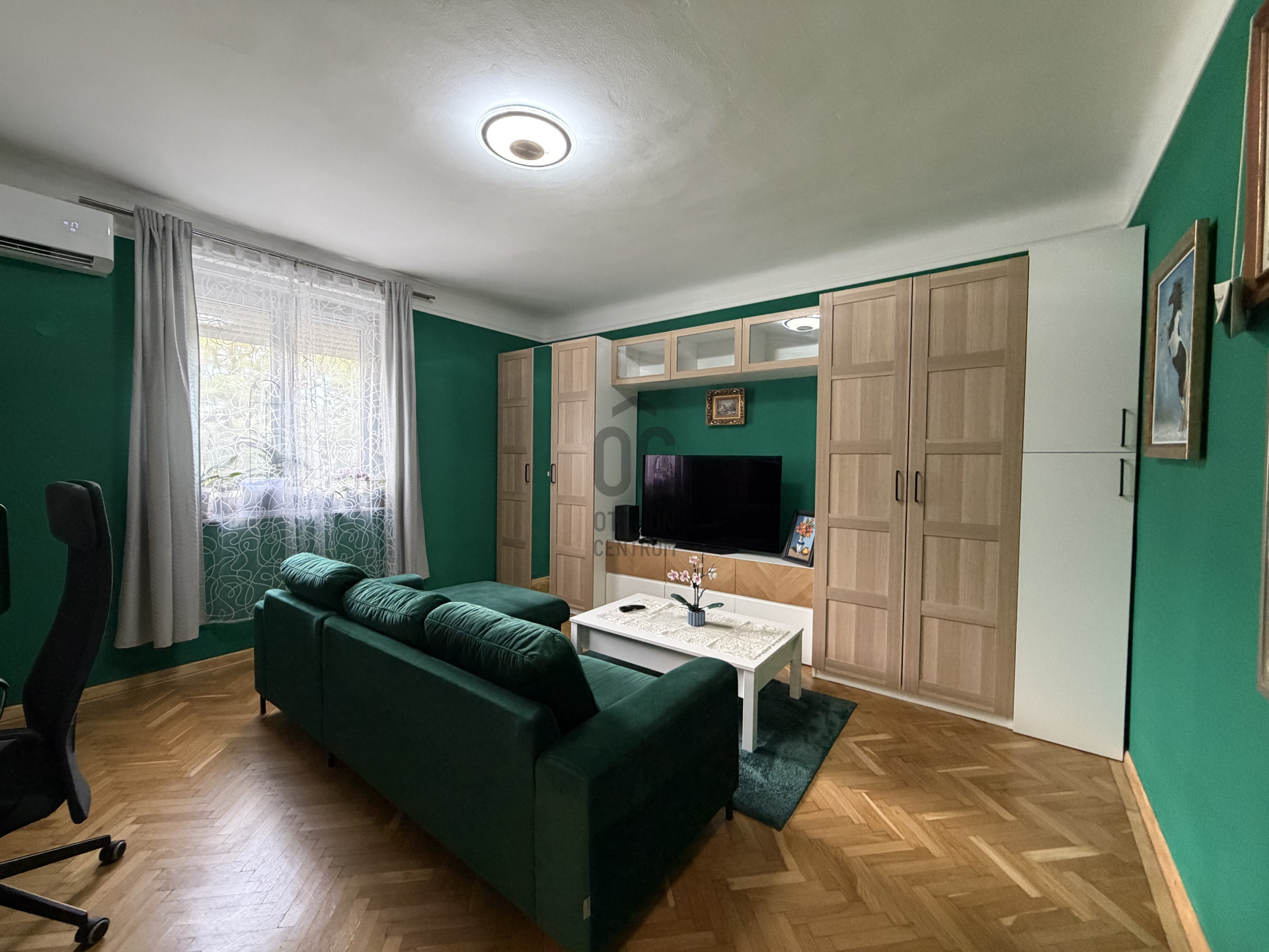 Gallery zoom image