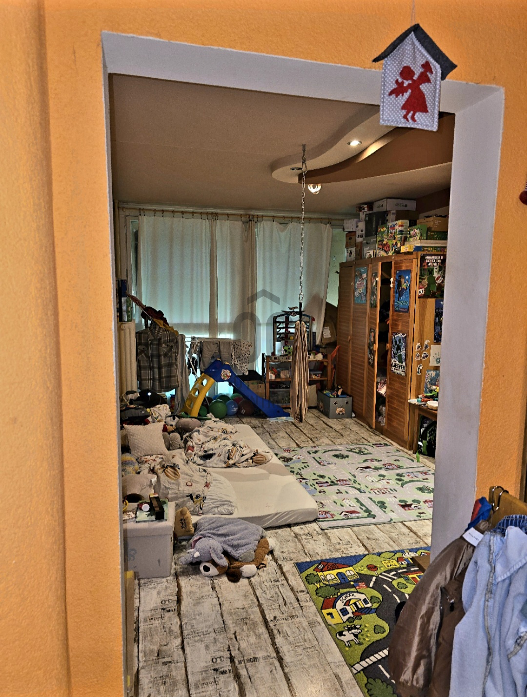Gallery zoom image
