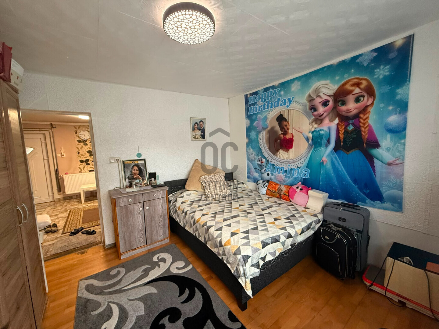 Gallery zoom image
